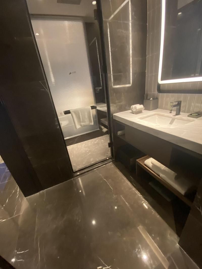 Champion, Guest room, 2 Twin, City view
