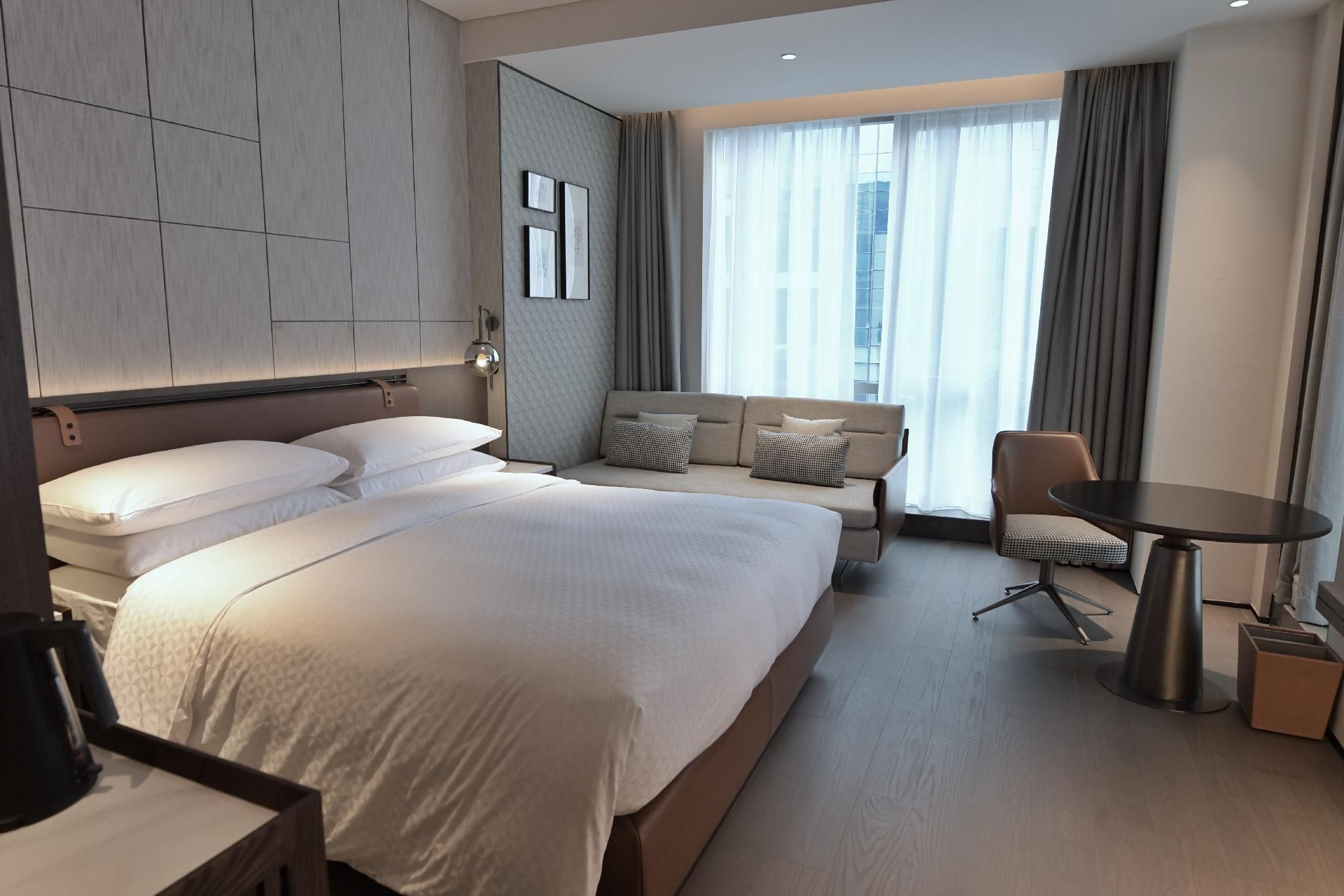 Collection, Guest room, 1 King, City view