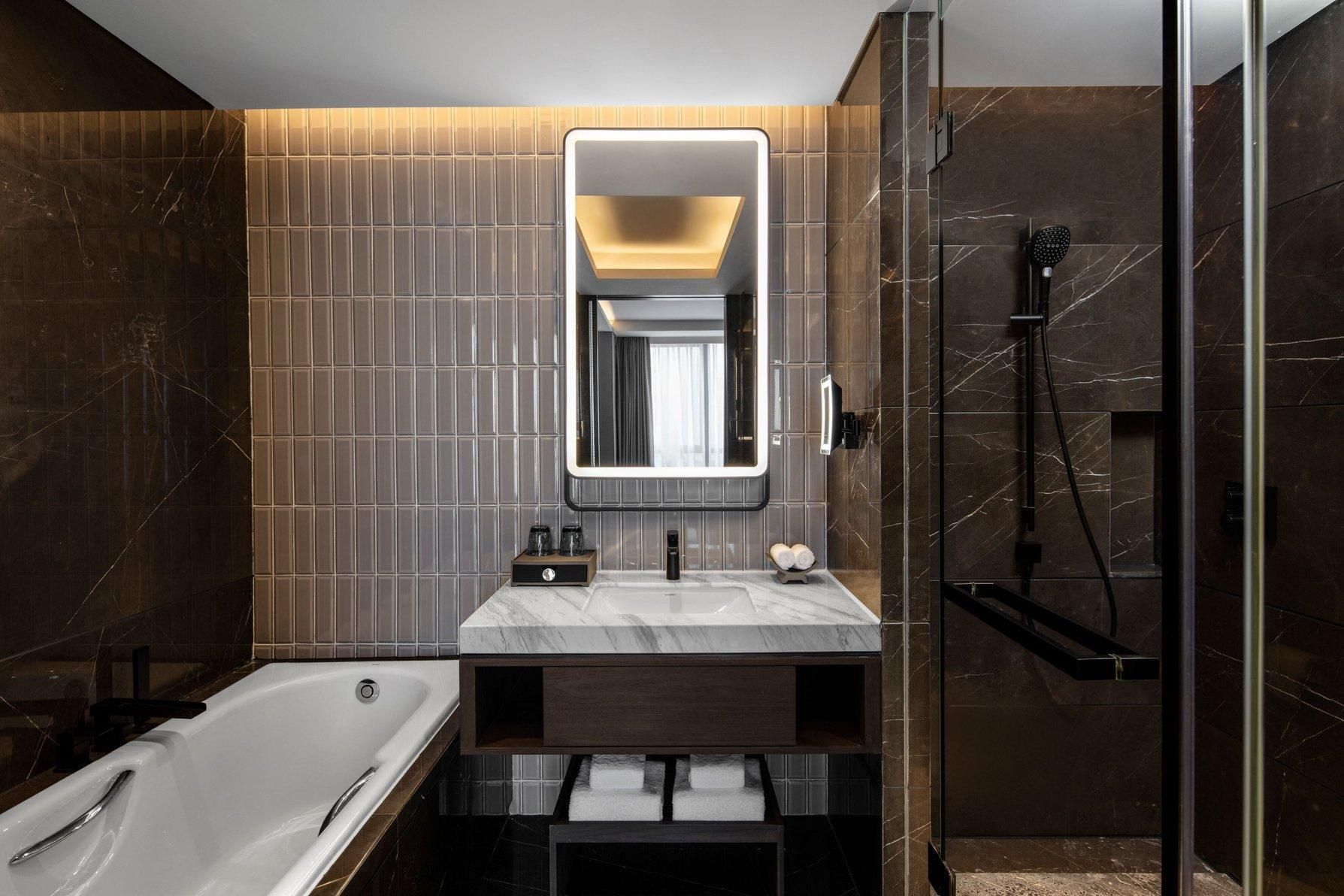 Leisure Suite, 1 Bedroom Suite, 1 King, City view