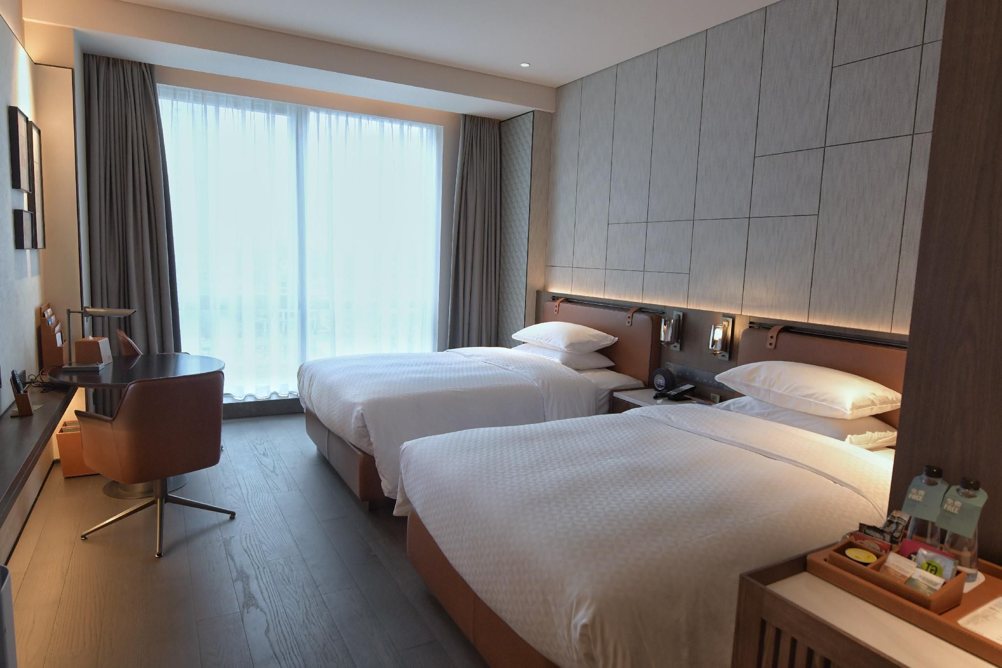 Collection, Guest room, 2 Twin, City view