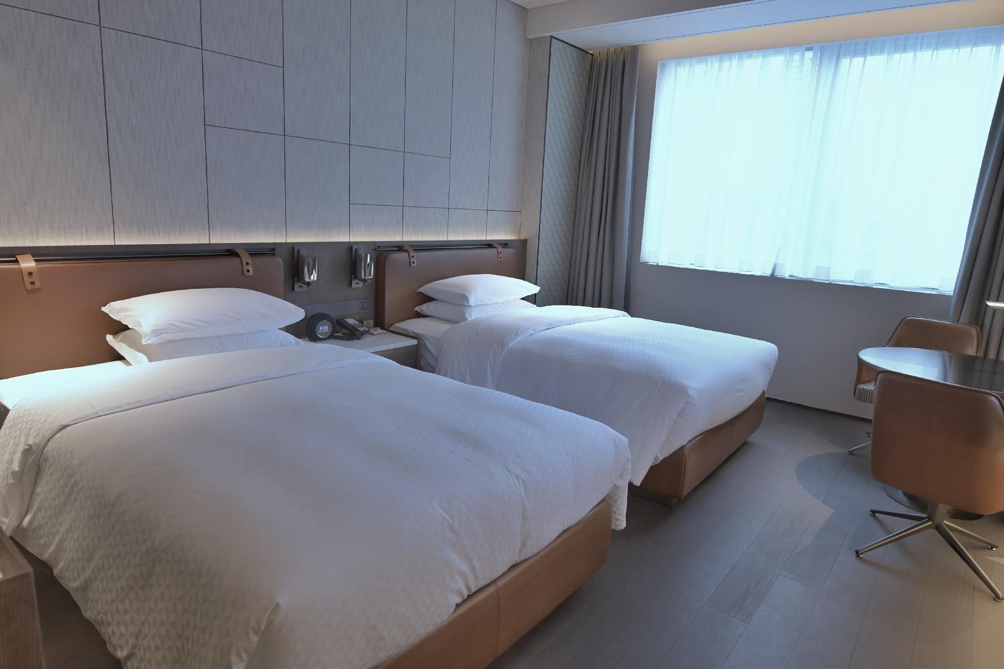 Superior, Guest room, 2 Twin, City view