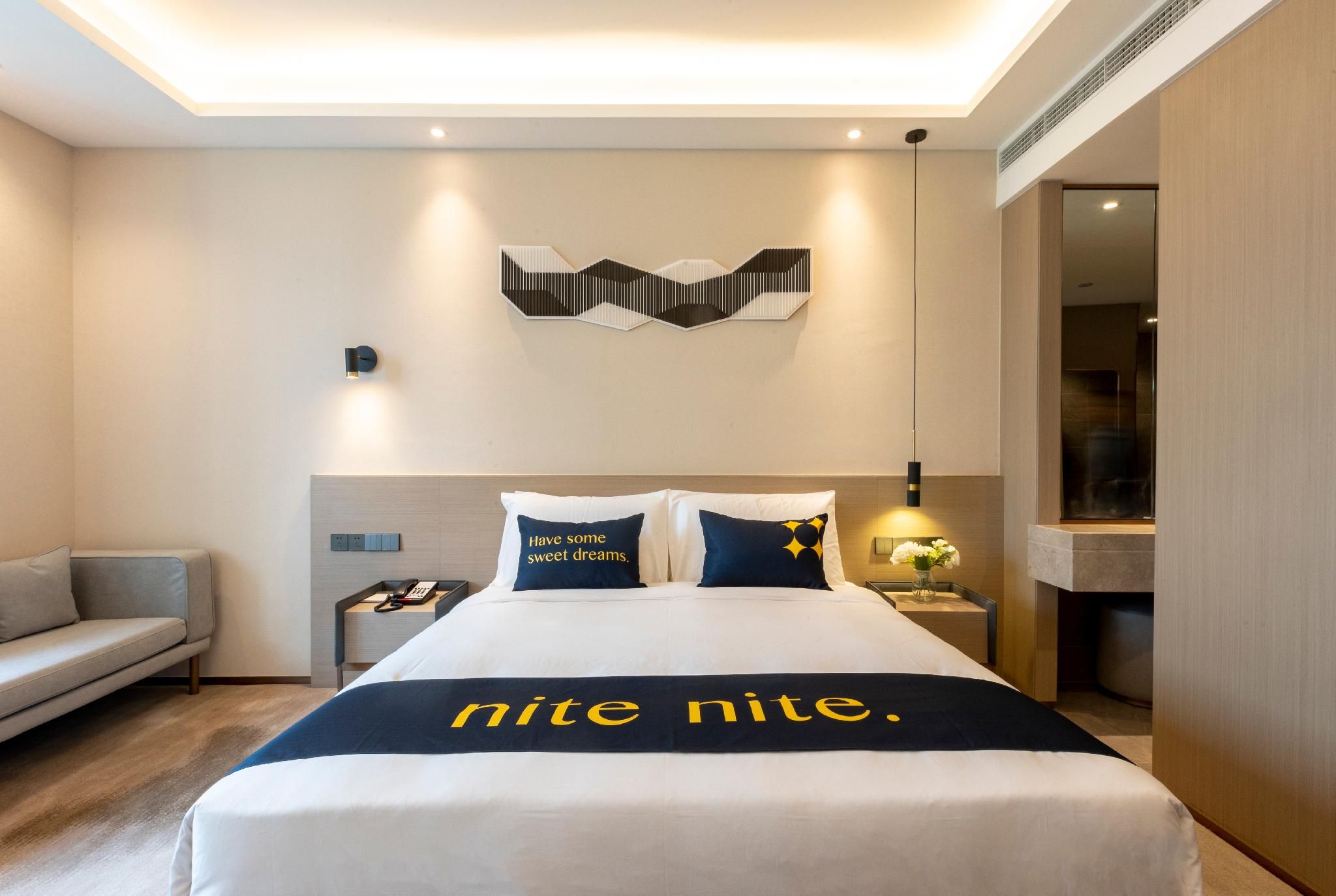 Comfort Queen Room