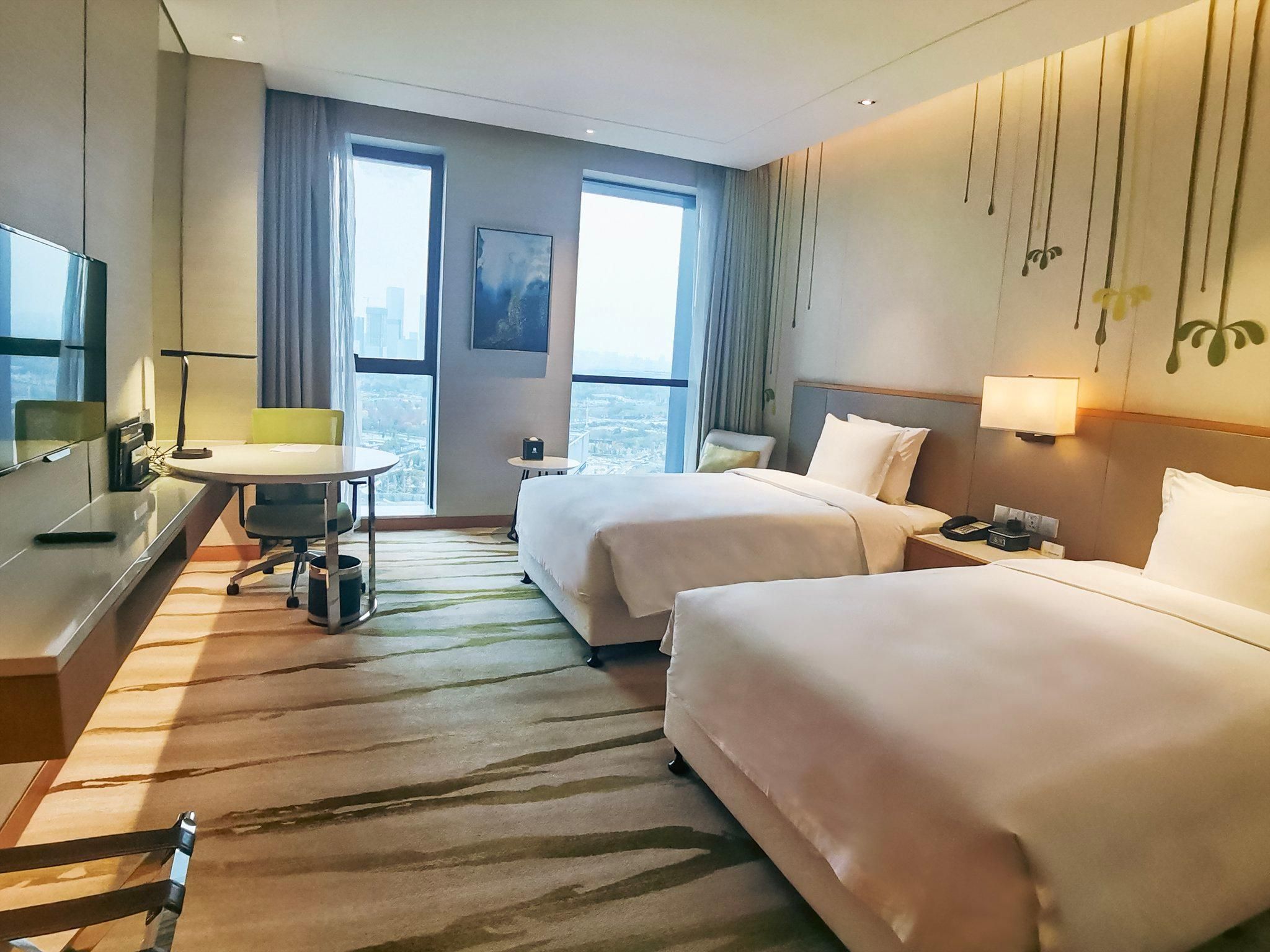 2 Twin Beds Standard Lounge Access