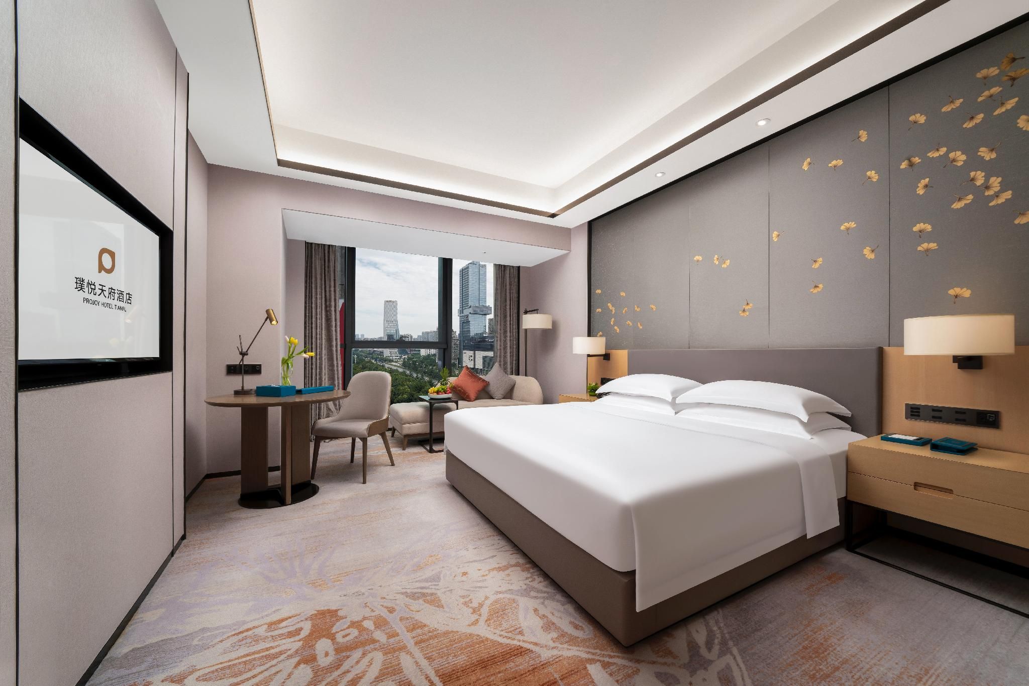Deluxe Room Queen