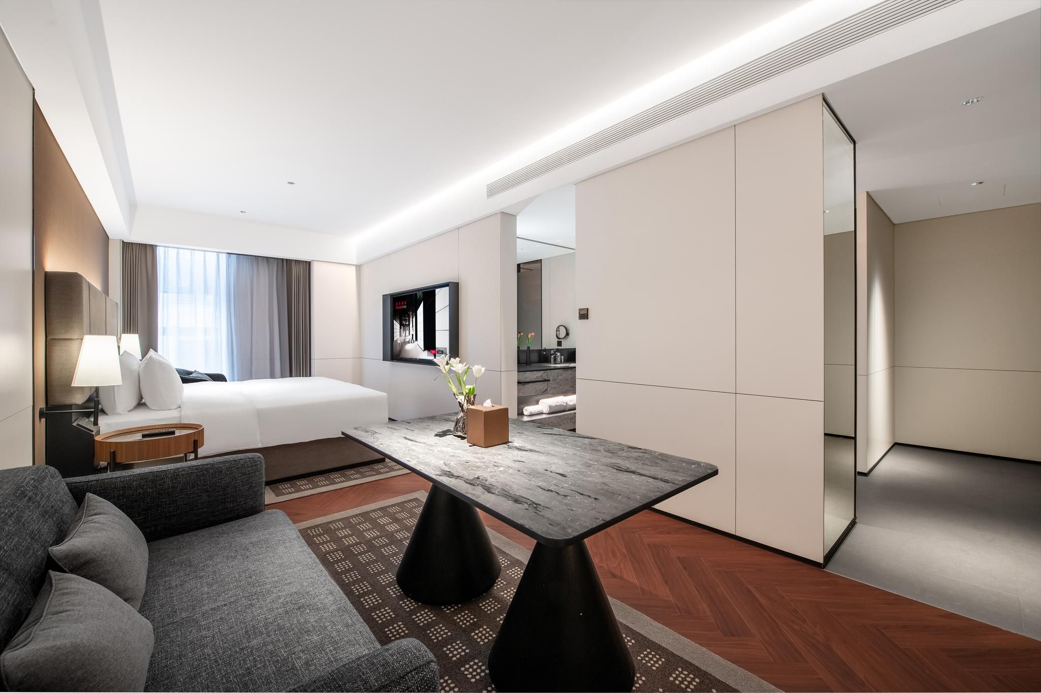 Intercity Deluxe Queen Room