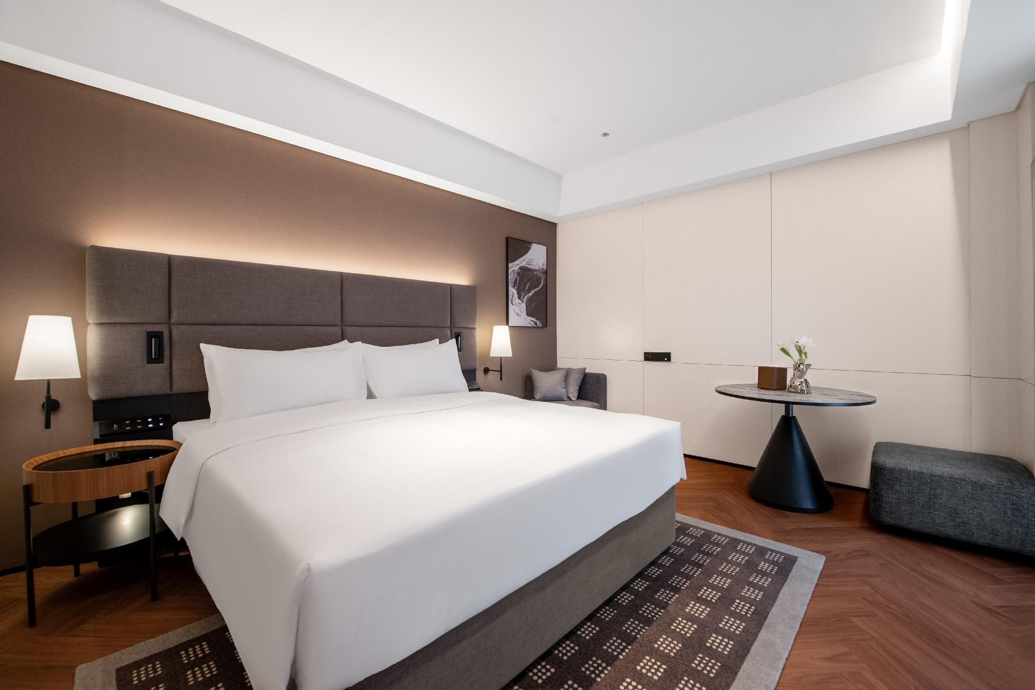 Intercity Queen Room