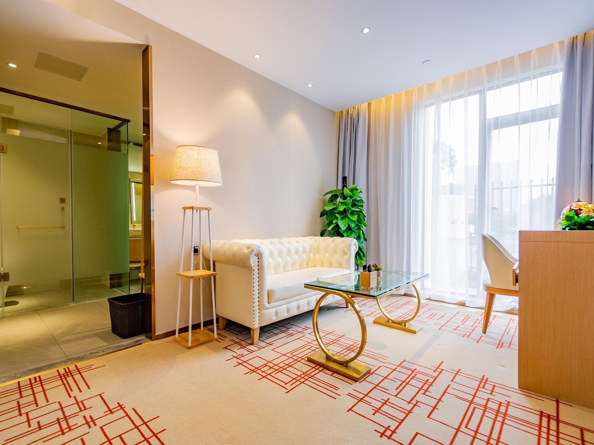 James Joyce - Feifan Business Travel Suite
