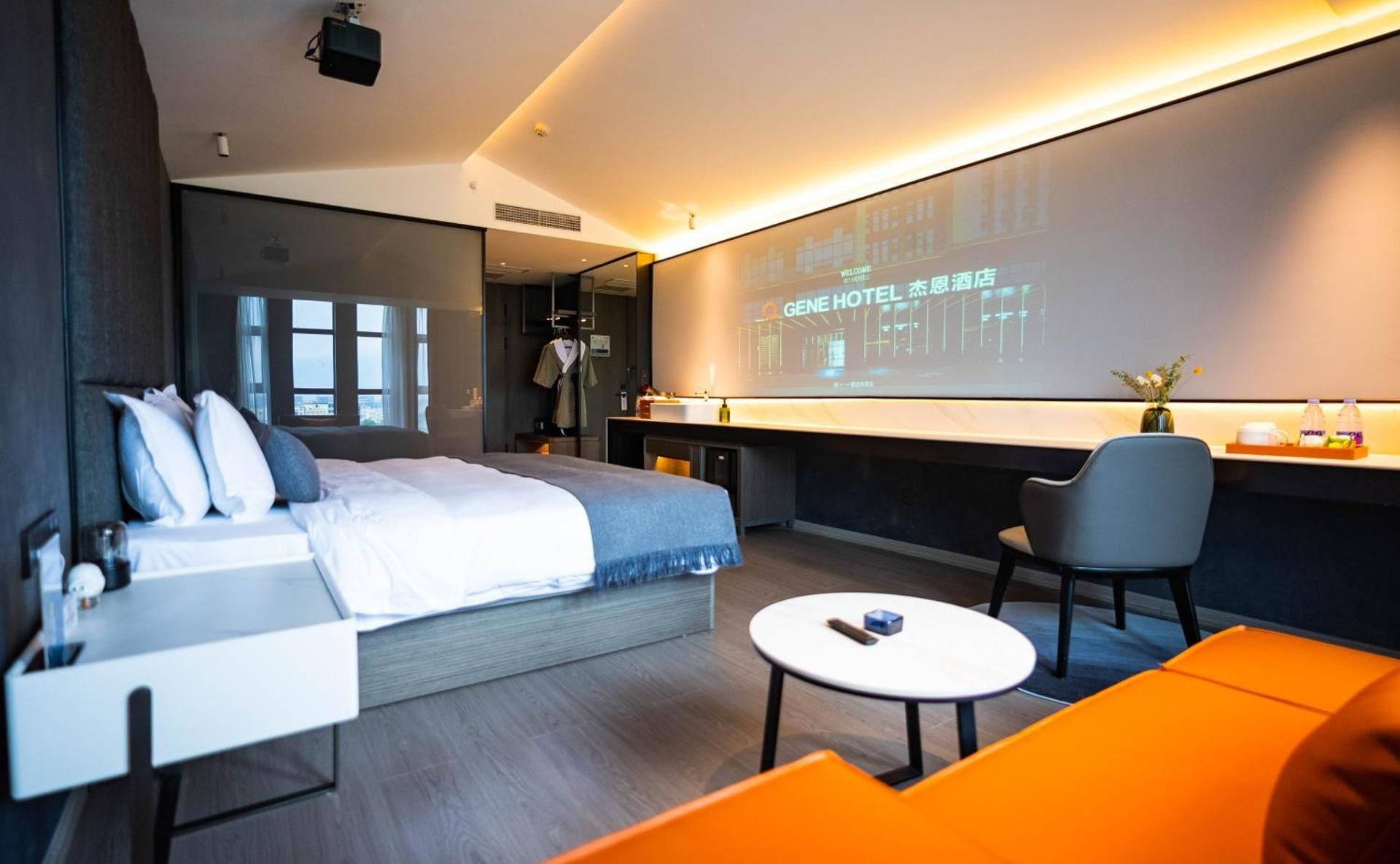 Movie Queen Room