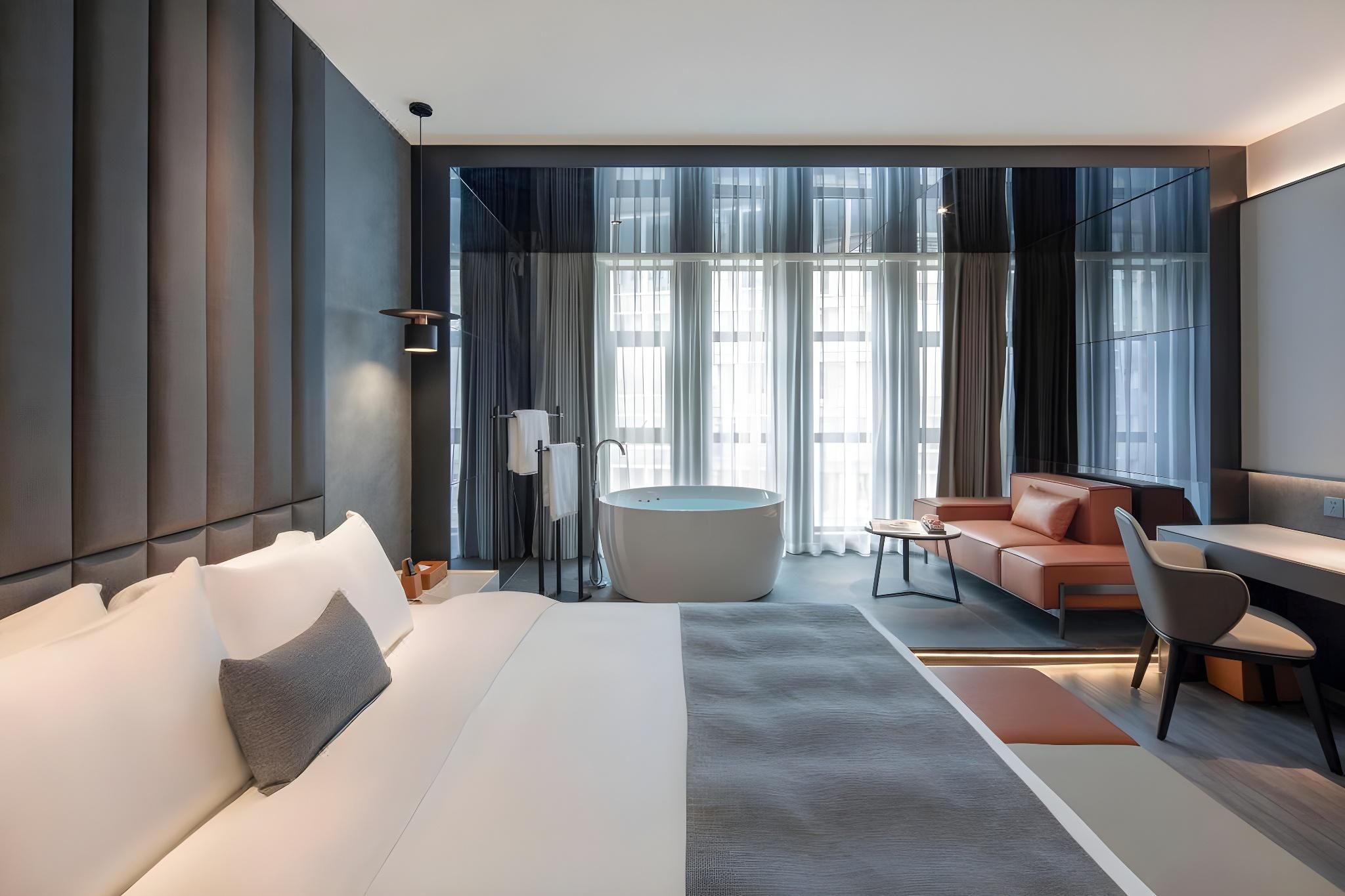 Executive King Room with Bathtub