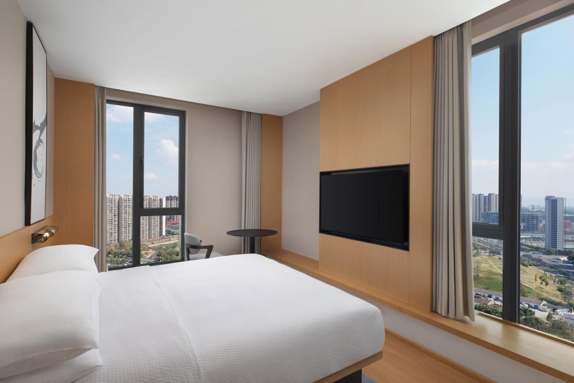 Fairfield King Suite