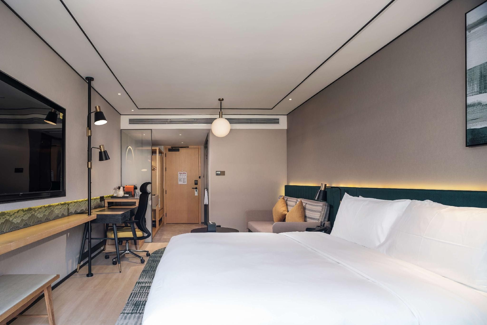 King Accessible Room