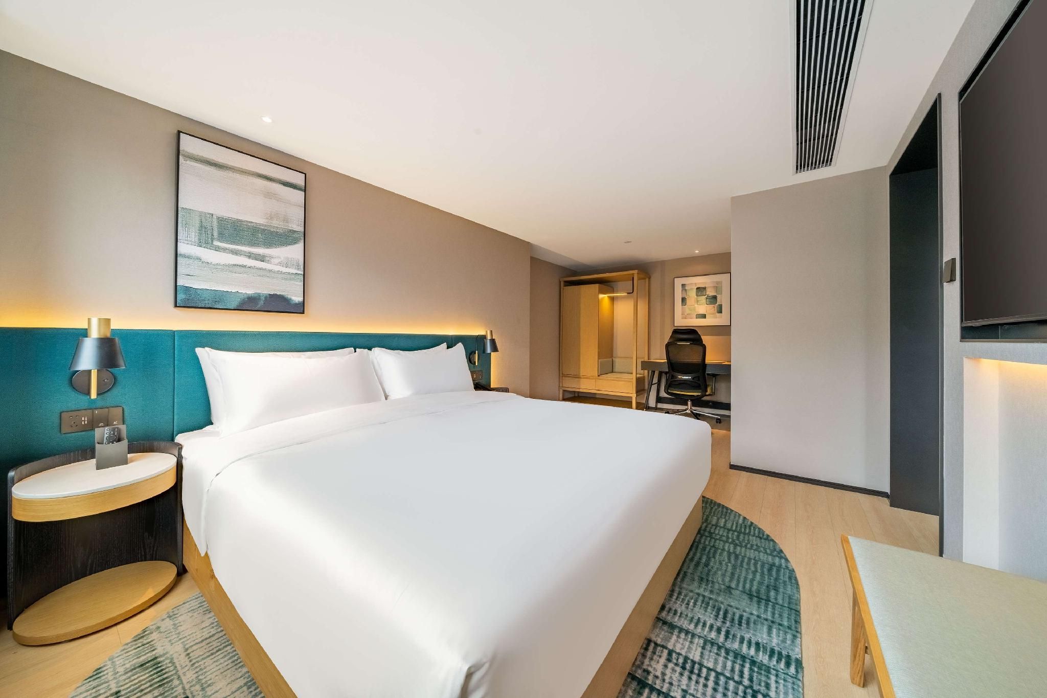 KING ONE BEDROOM SUITE
