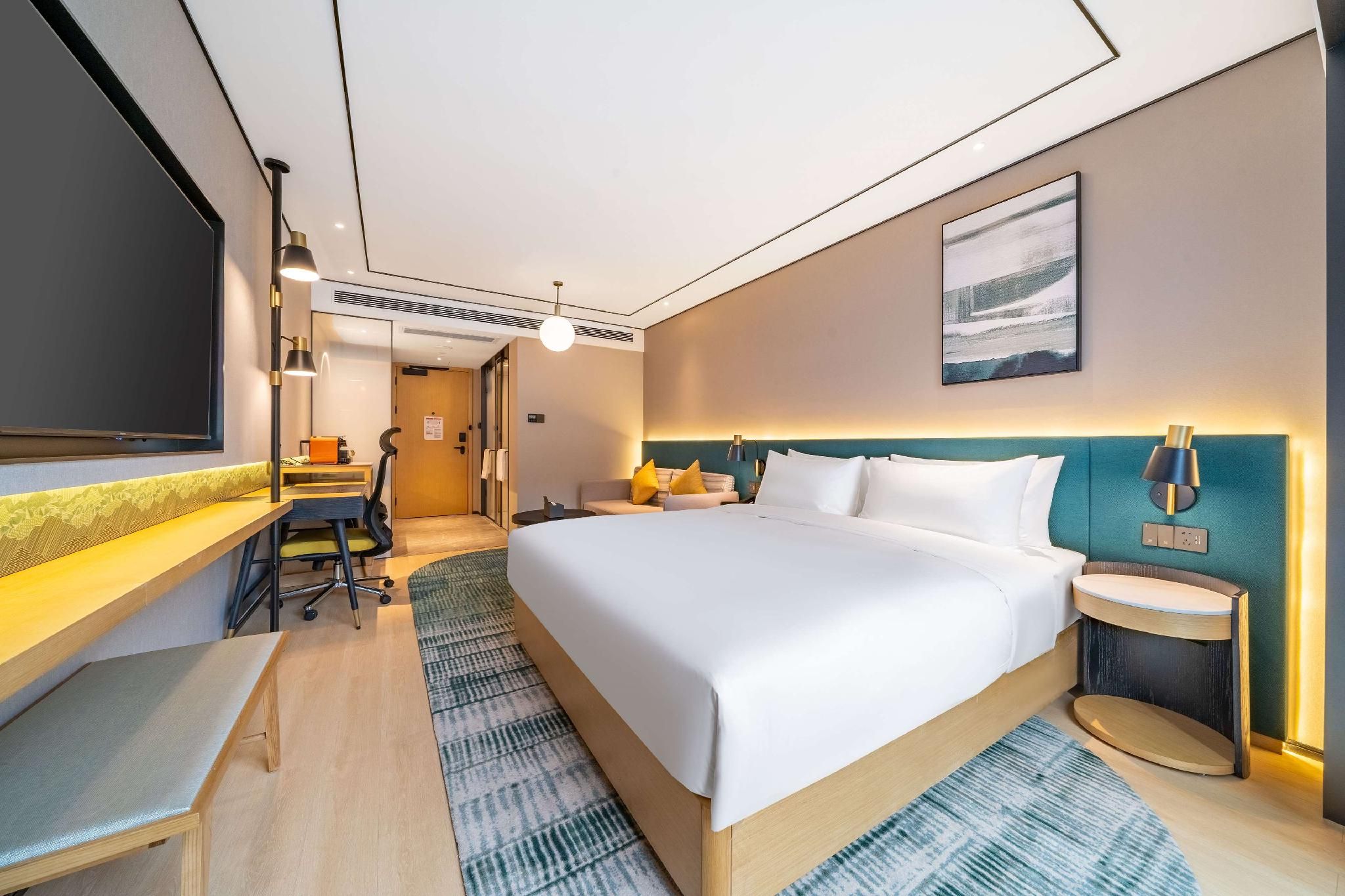 King Deluxe Room with Balcony