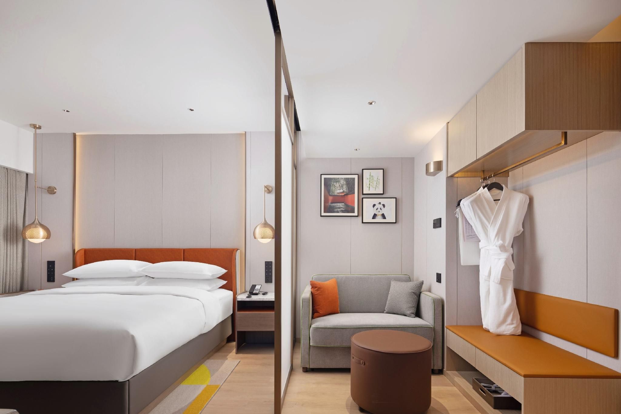 Dynamic King Room