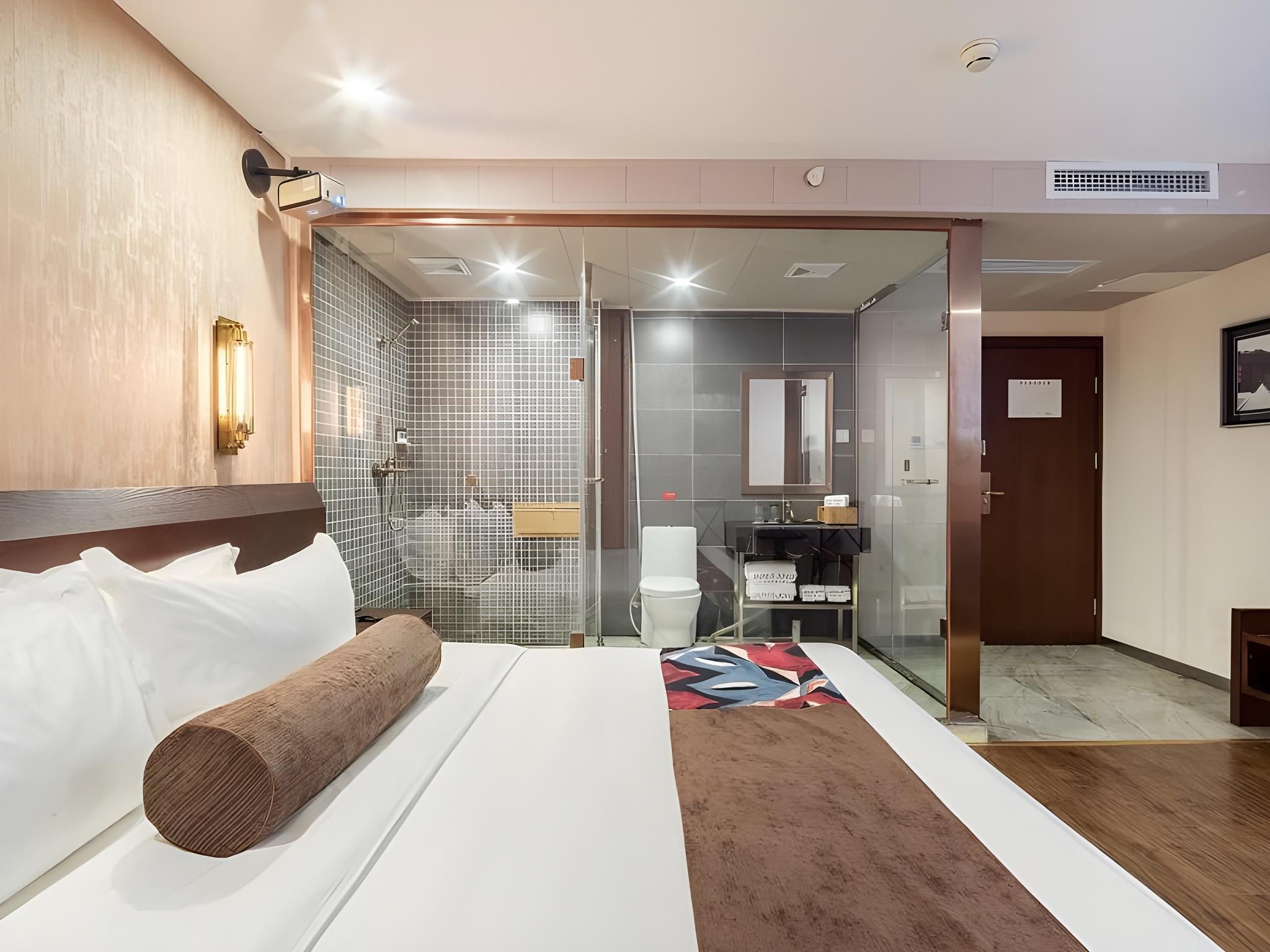 James Joyce - Chunxiang Bed Room