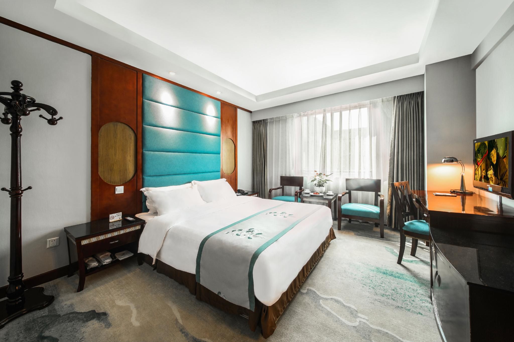 Elegant Suite