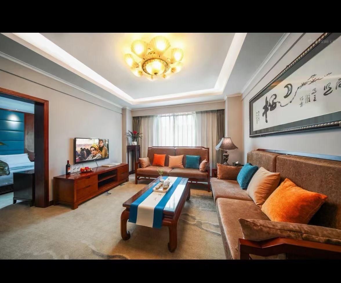 Elegant Suite