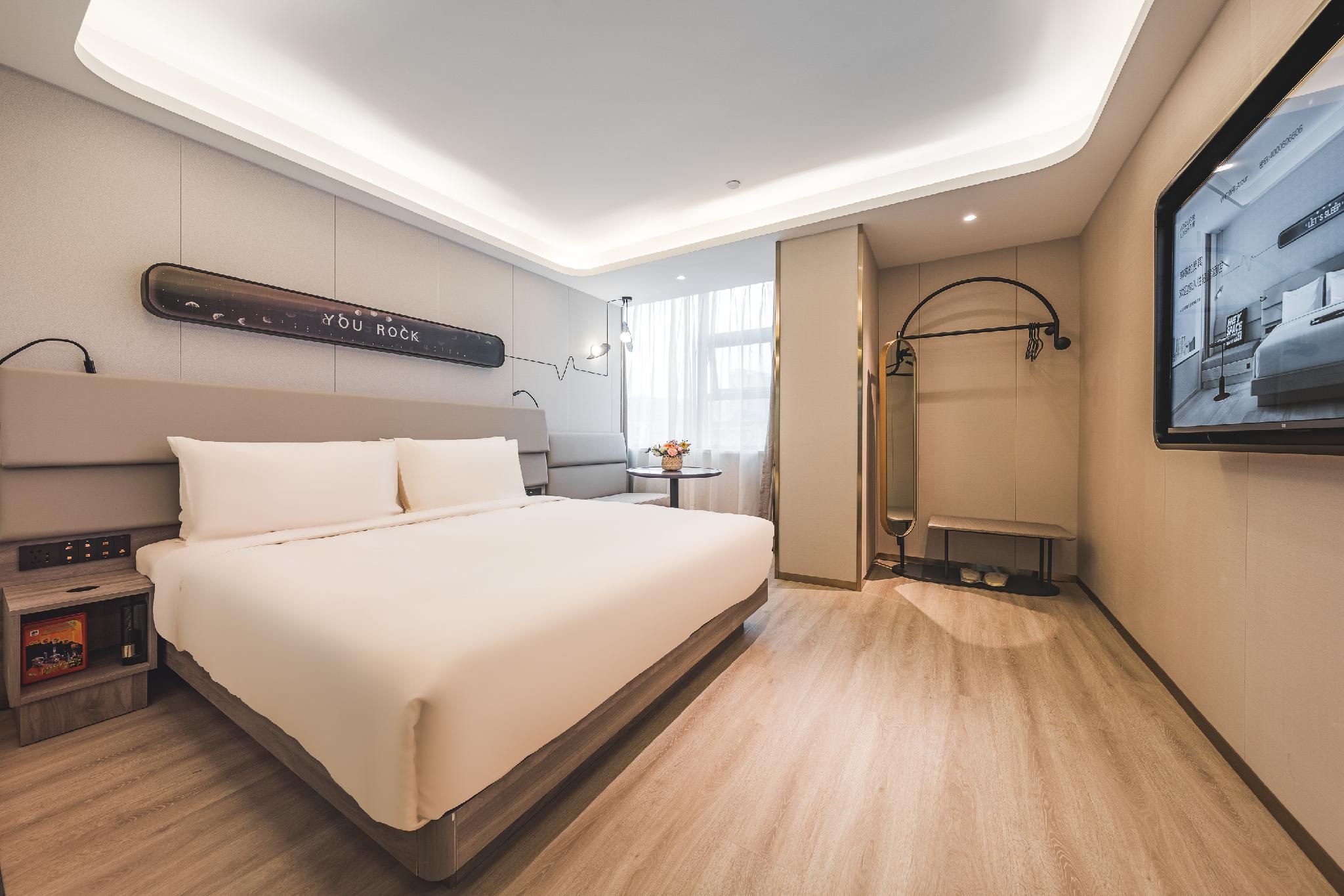 Executive room, Guest room, 1 Queen