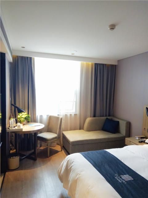 Dossen - Yi Ran Bed Room
