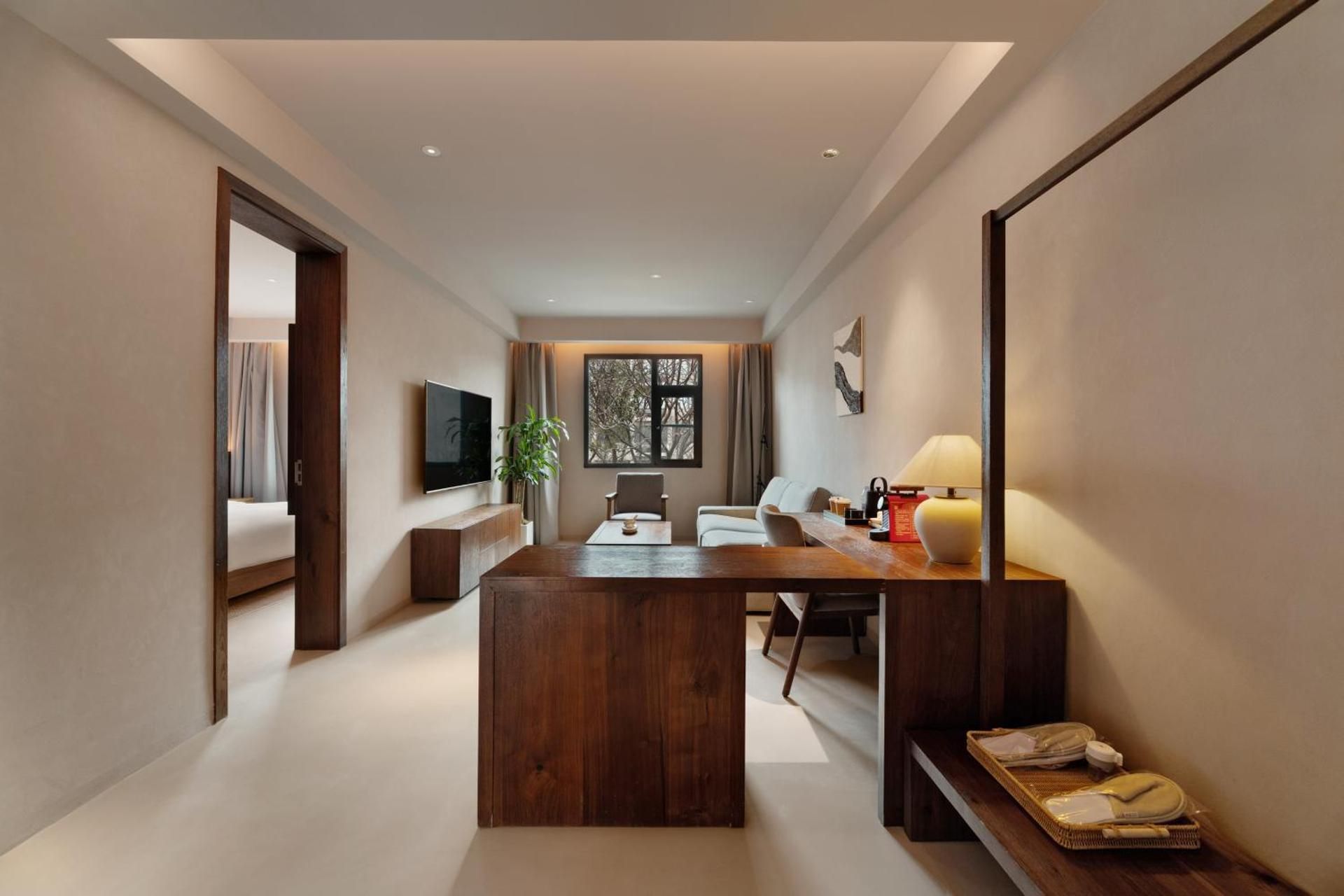 Deluxe Suite