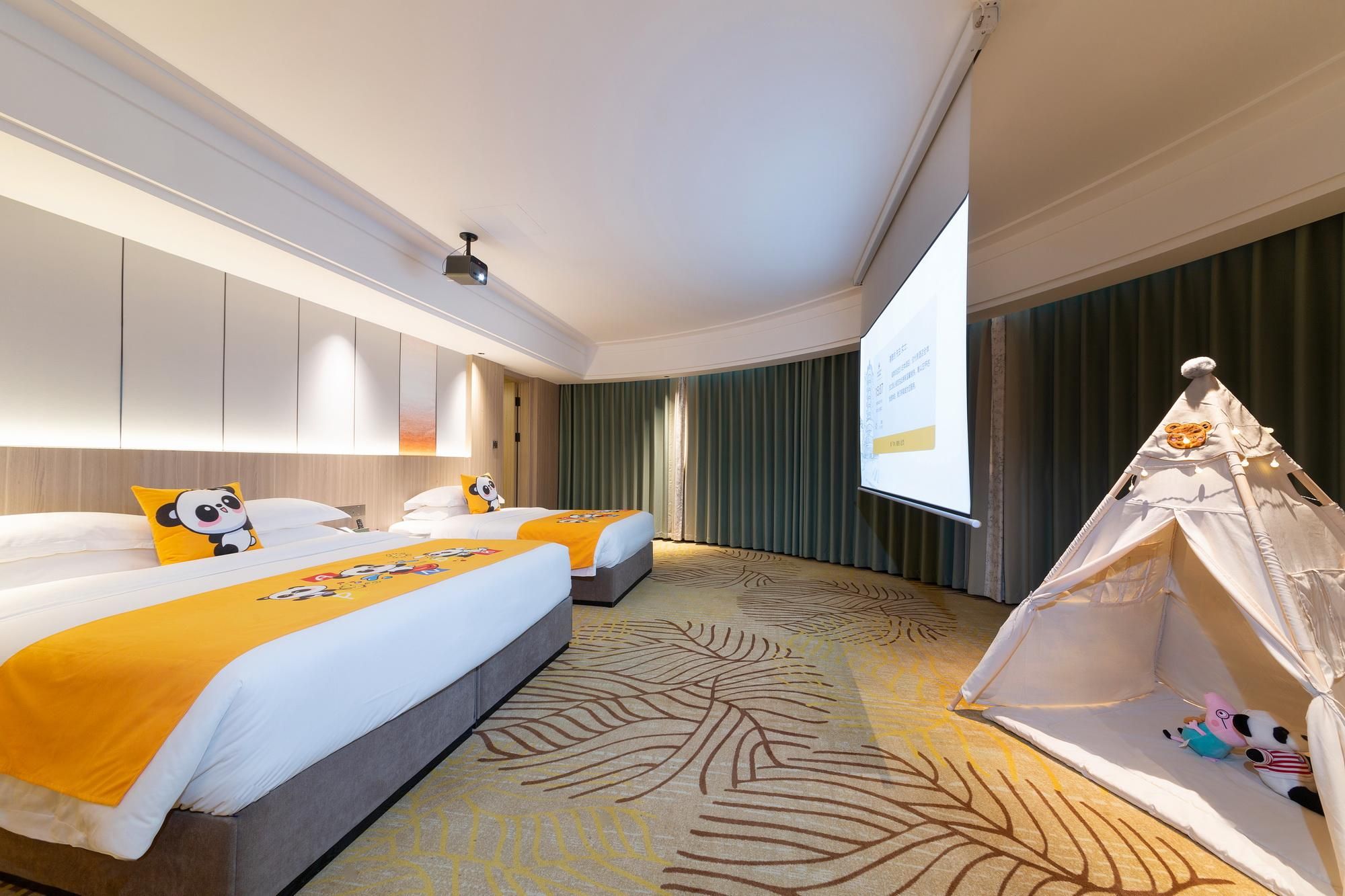 Deluxe Family Room