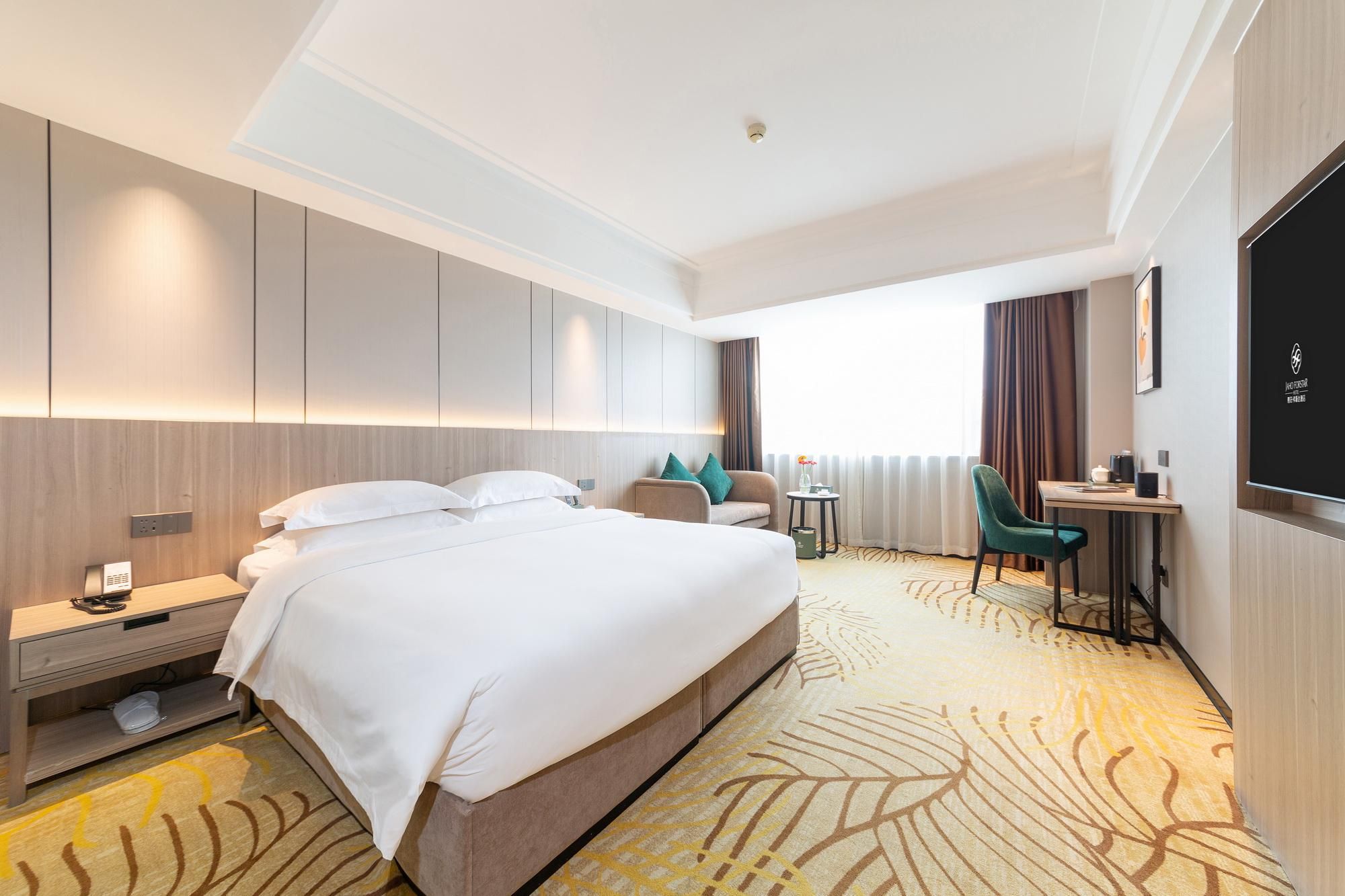 Business King Room