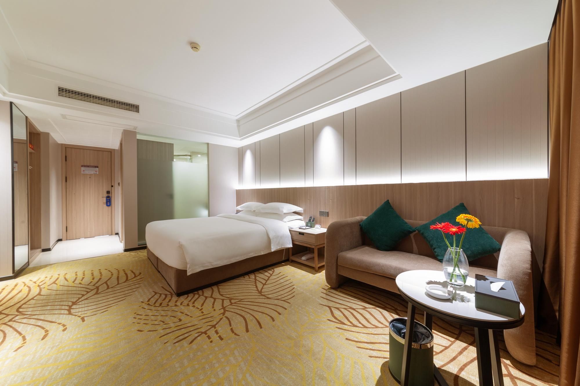 Business King Room