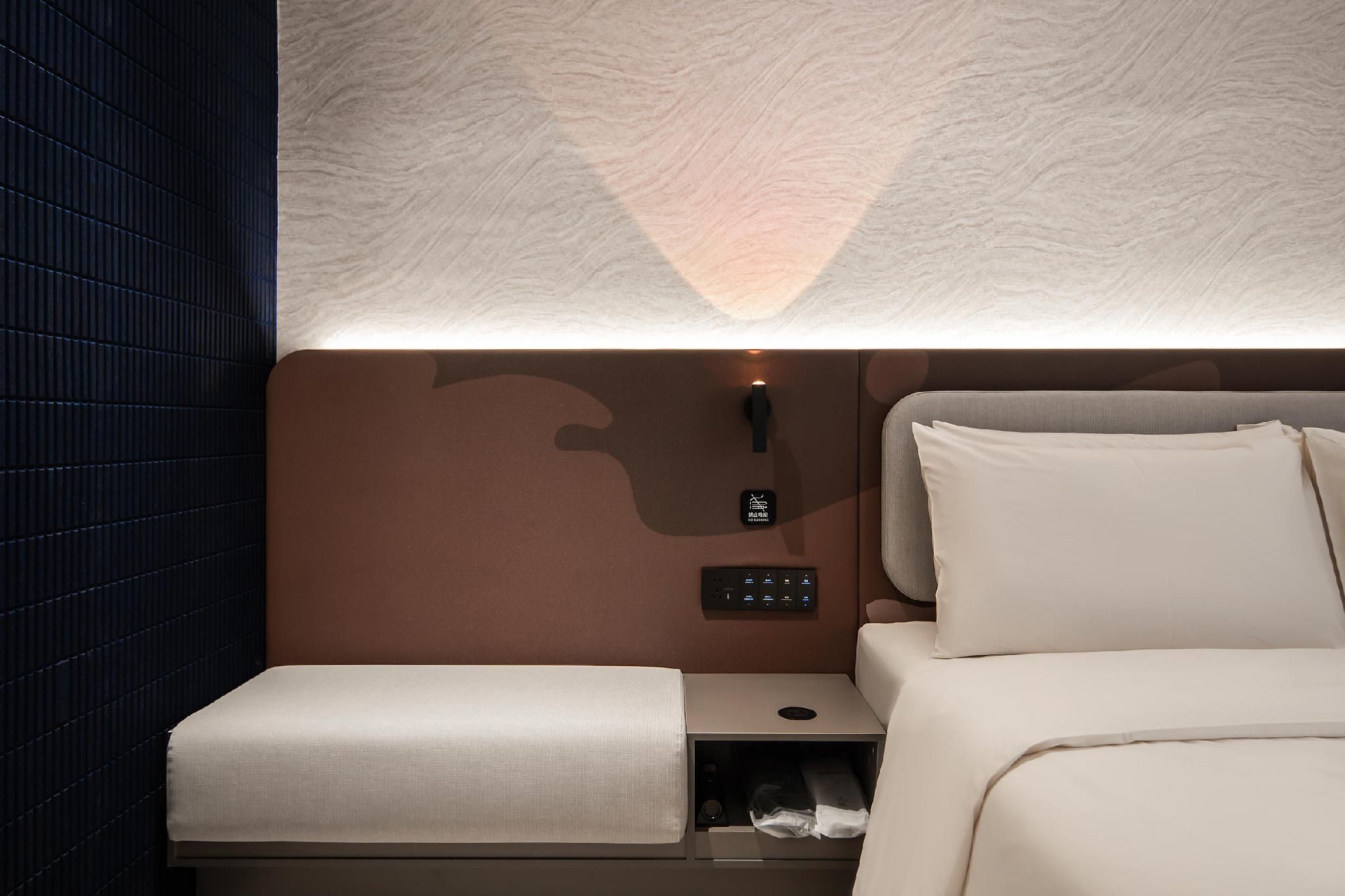 Comfort Queen Room