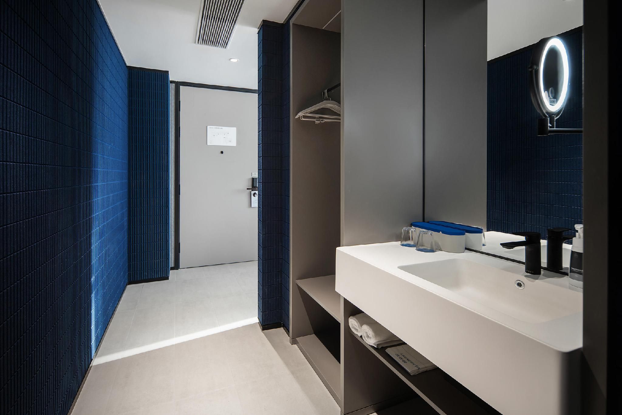 Select Suite