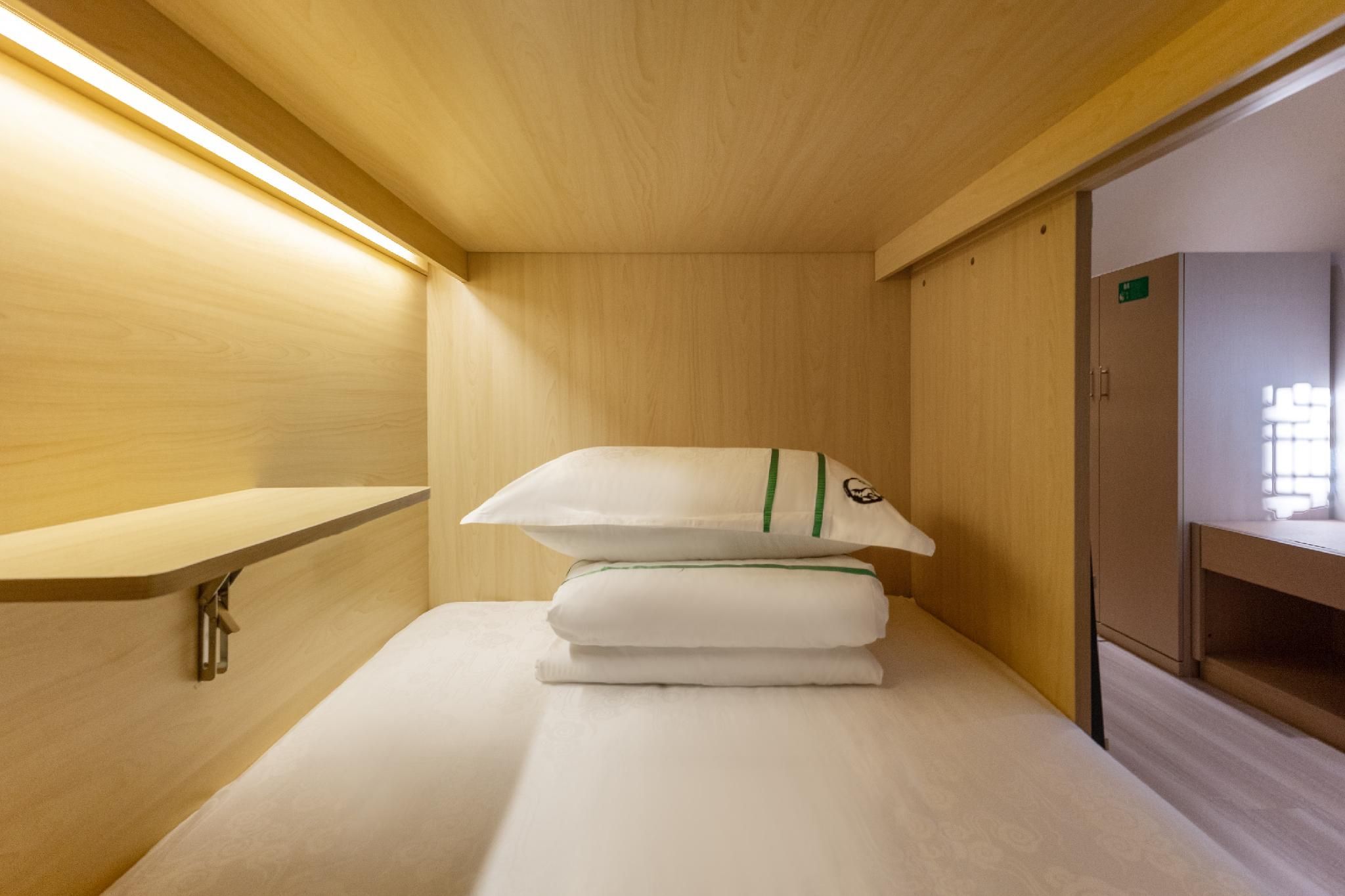 1 Person in 4-Bed Dormitory - Male Only