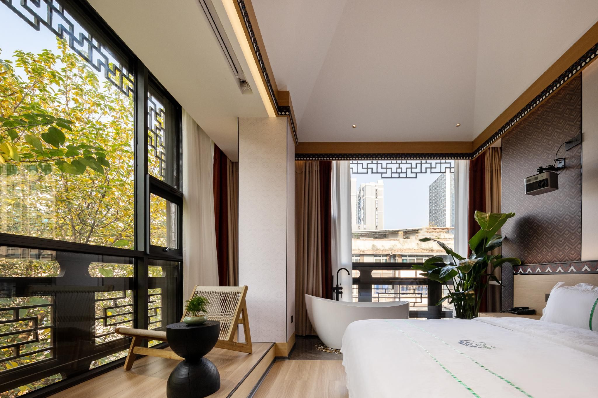 Deluxe - 1 King Bed Corner Room with Bath View