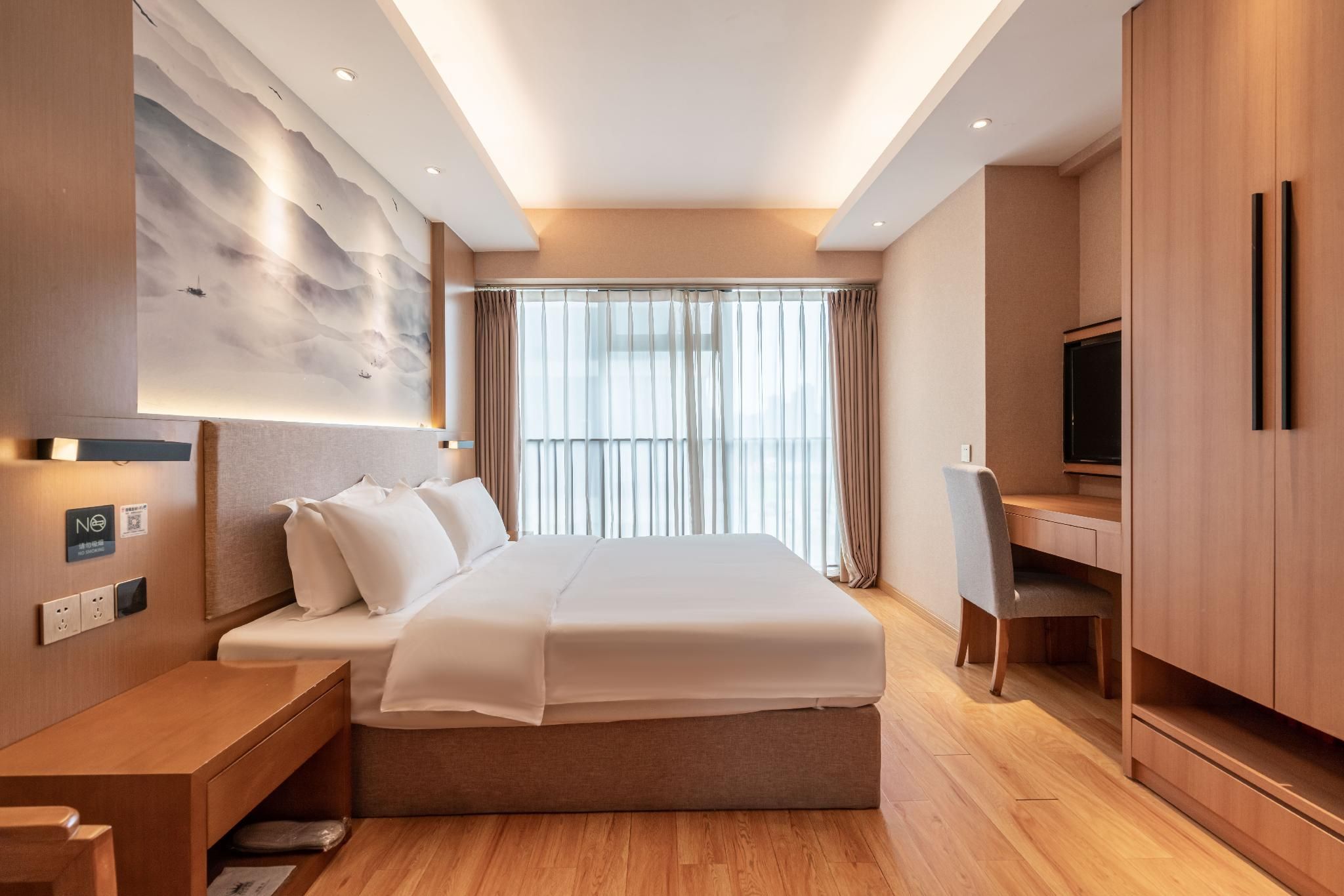 Queen Room with View