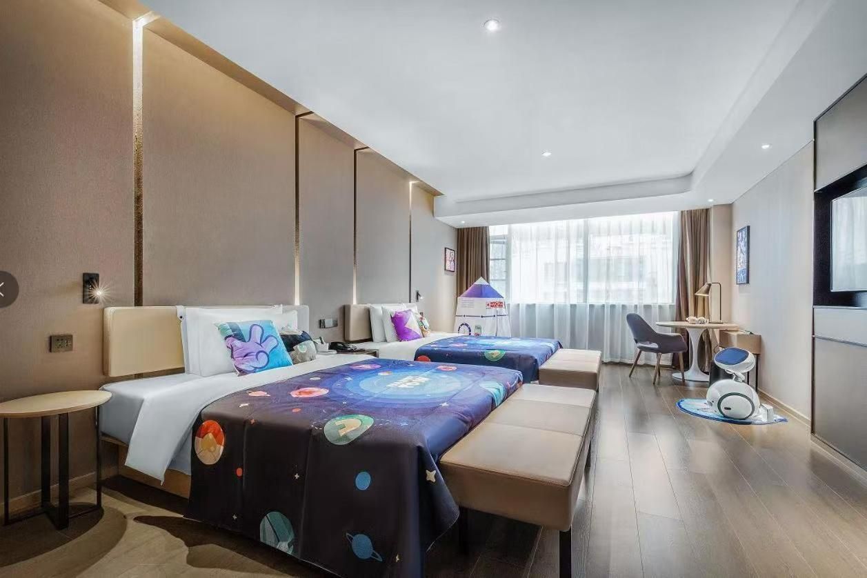 Deluxe Family Room
