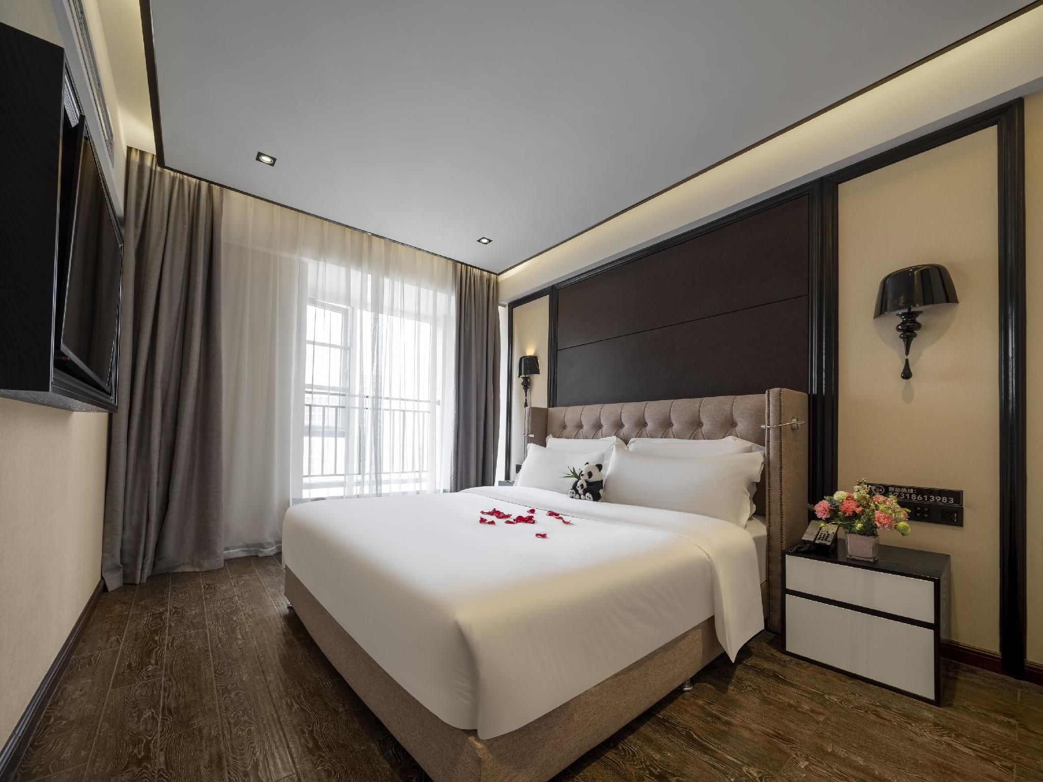 WH - Godness Romantic Bed Room