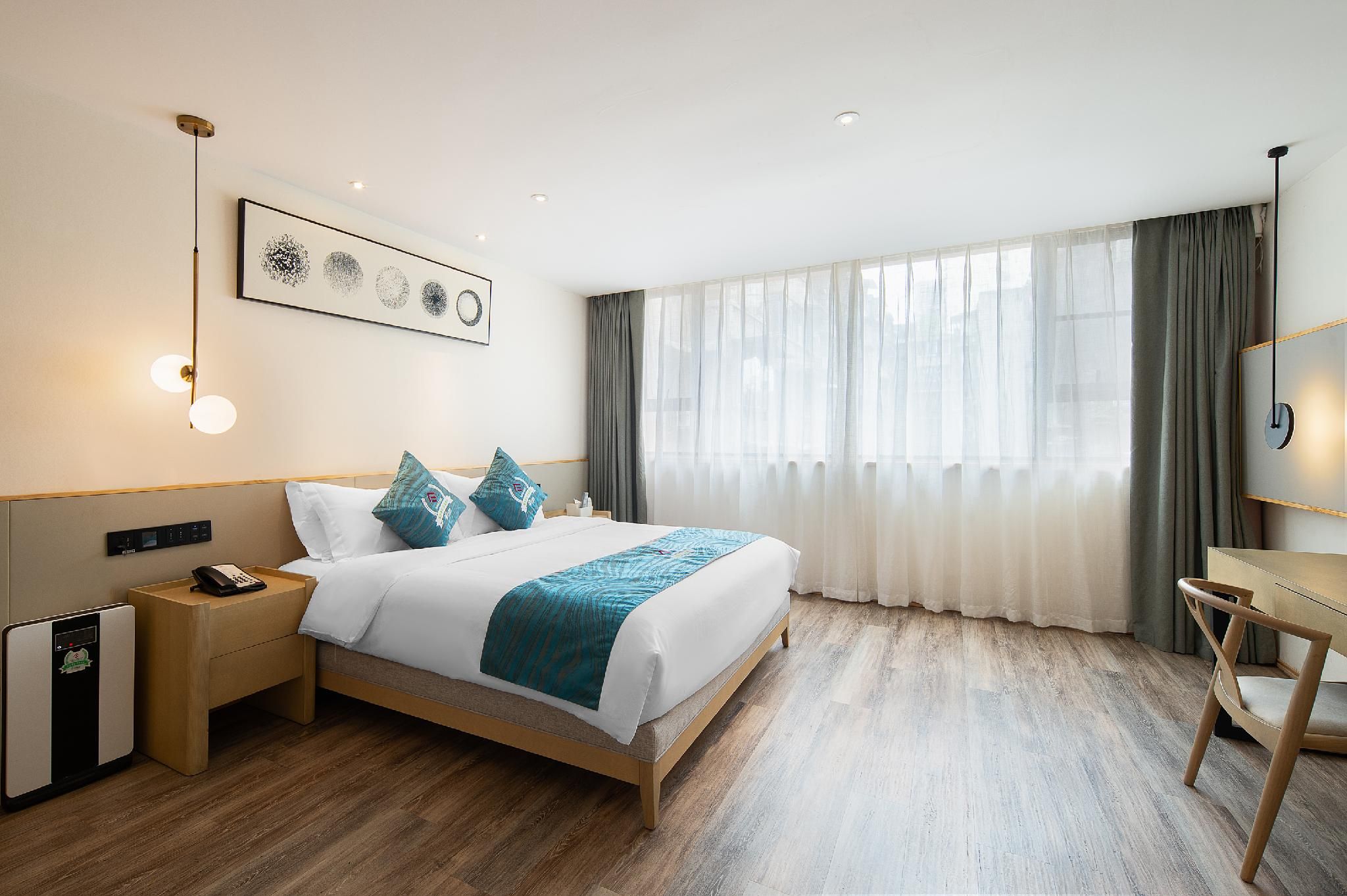 Rezen - Urban Forest 1 Bed Room