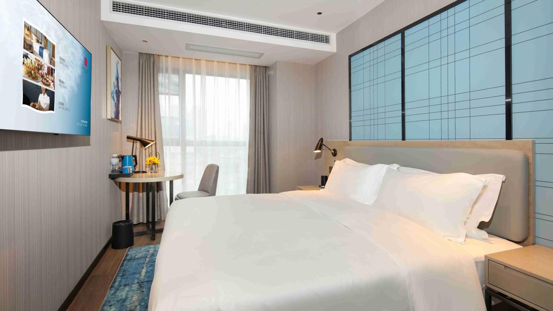 Deluxe Queen Room