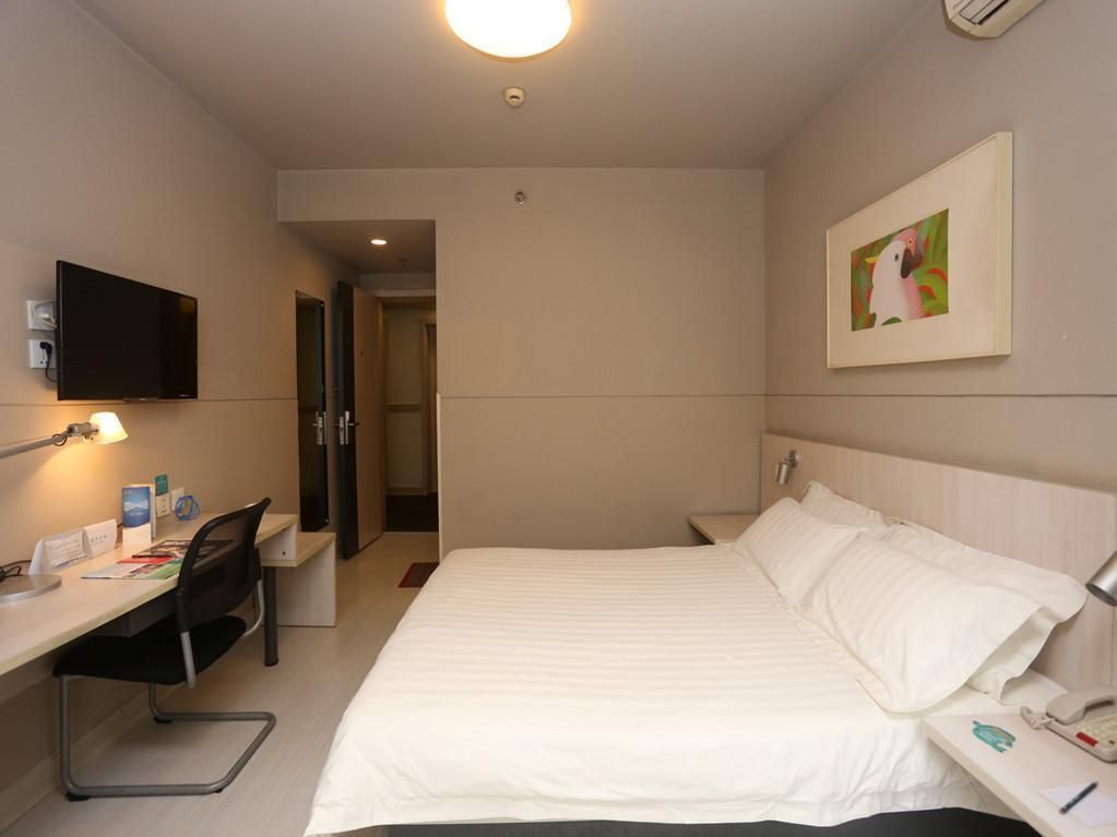 wh - superior bed room