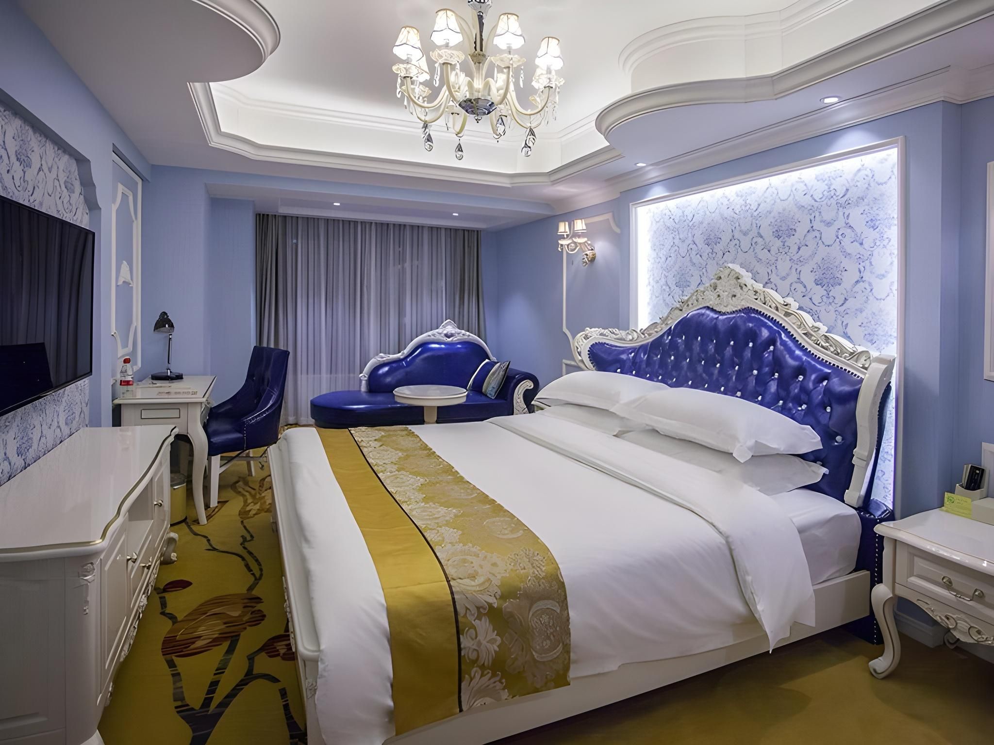 Vienna - Romance Themed Bed Room