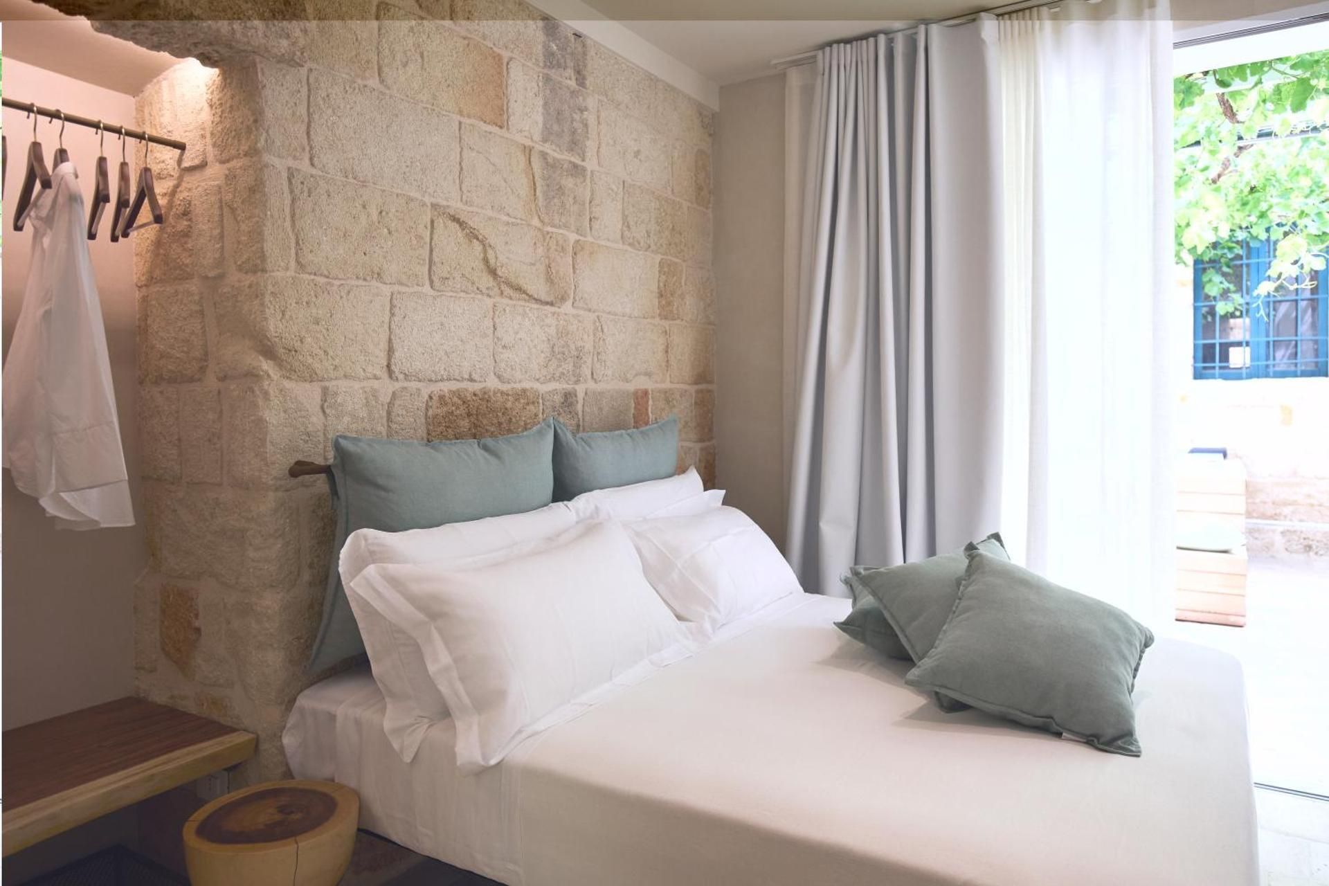 Suite with Private Garden and Pool