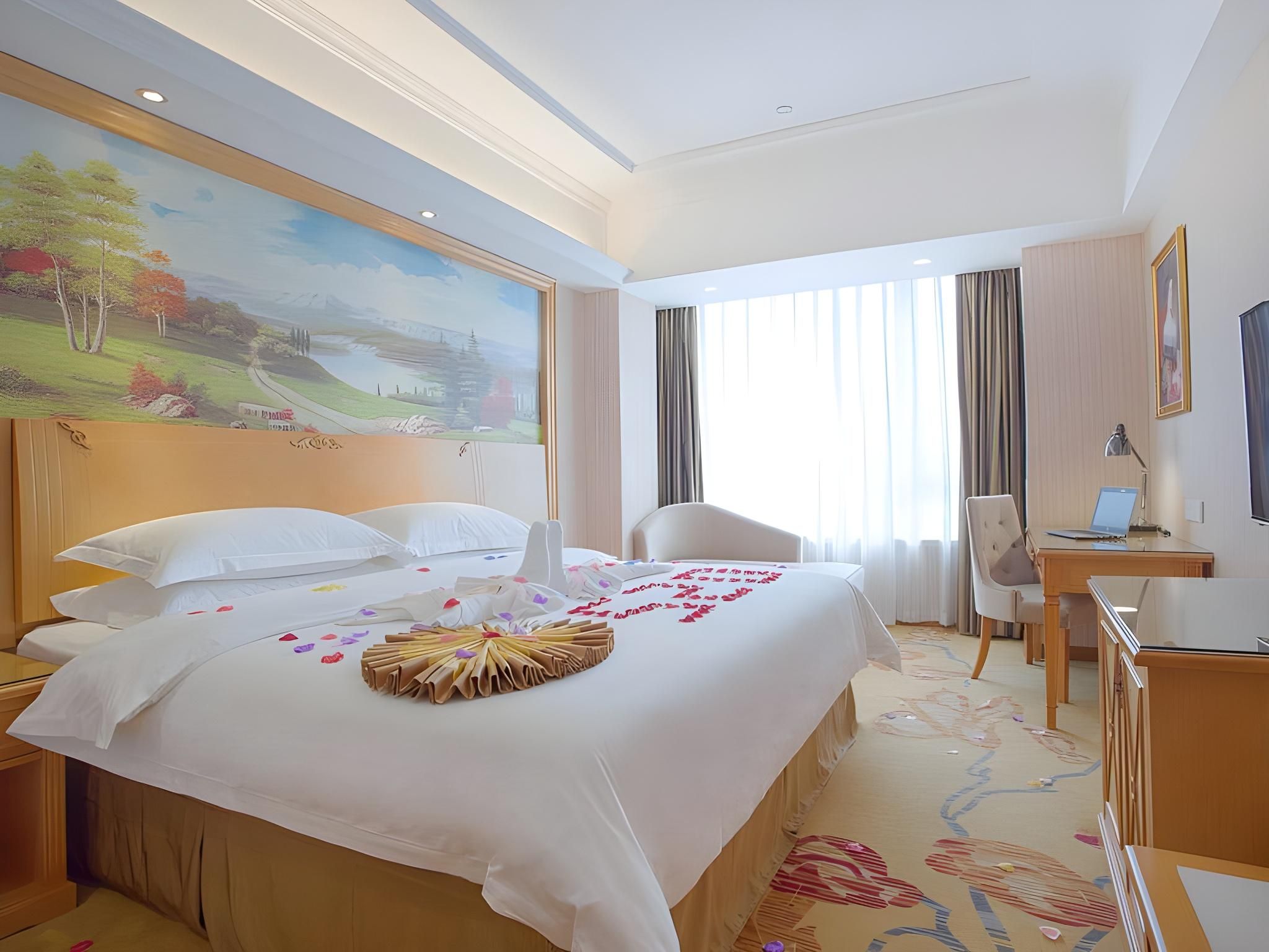 Vienna - Romance Themed Bed Room