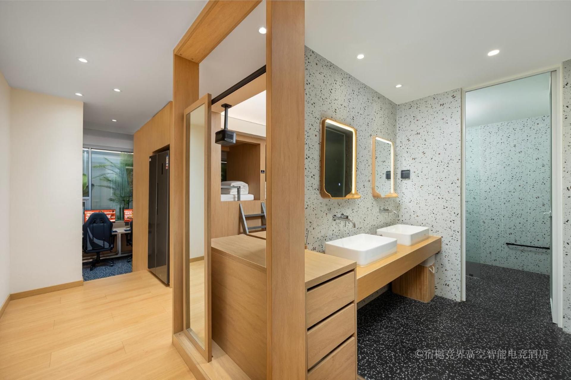 Economy Quadruple Room with Shared Bathroom