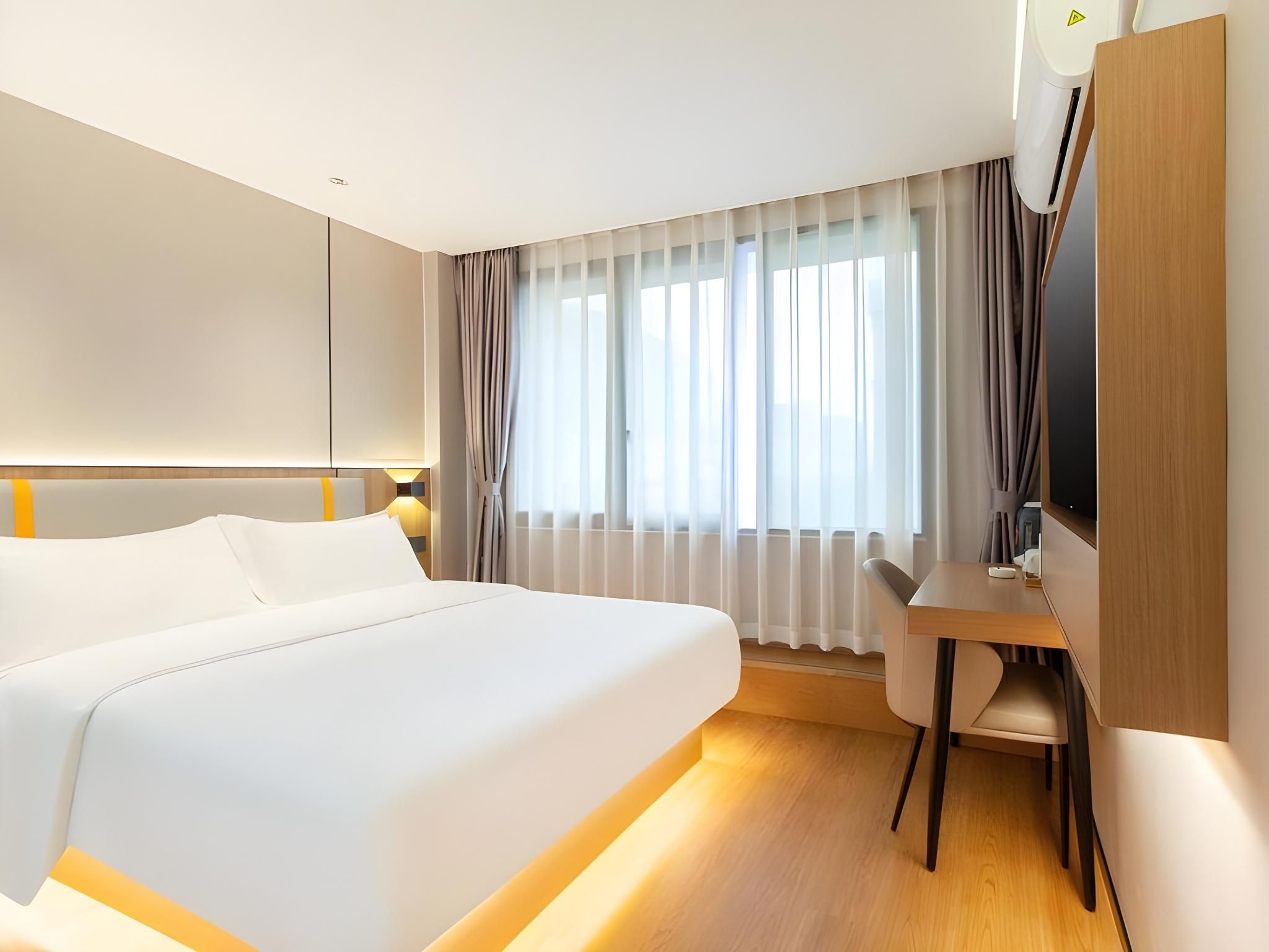 WH - Traditional Bed Room