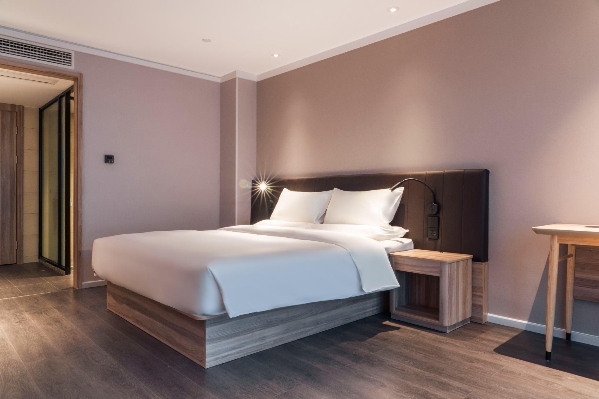 Huazhu - Superior BedRoom