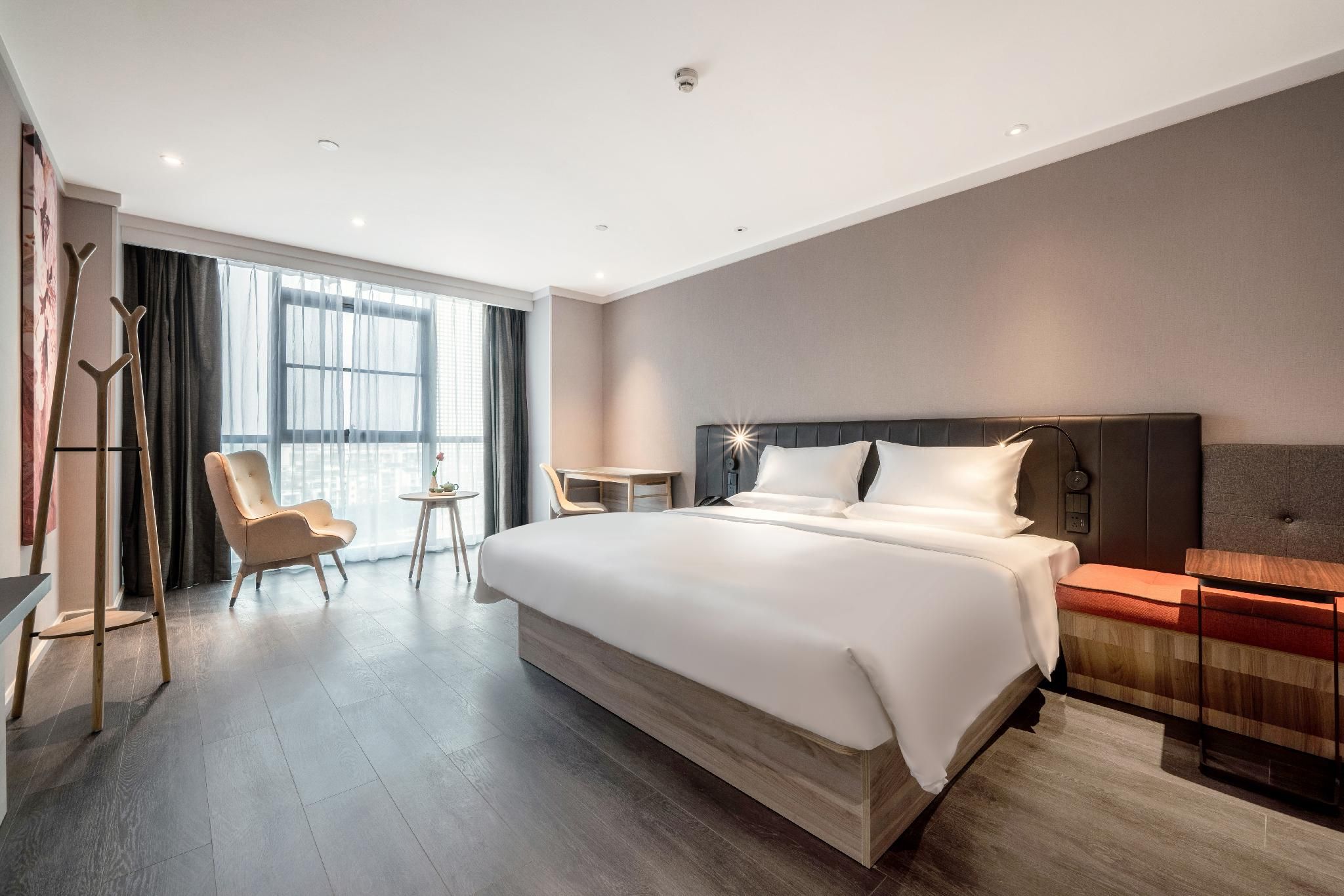 Huazhu - Deluxe Bed Room