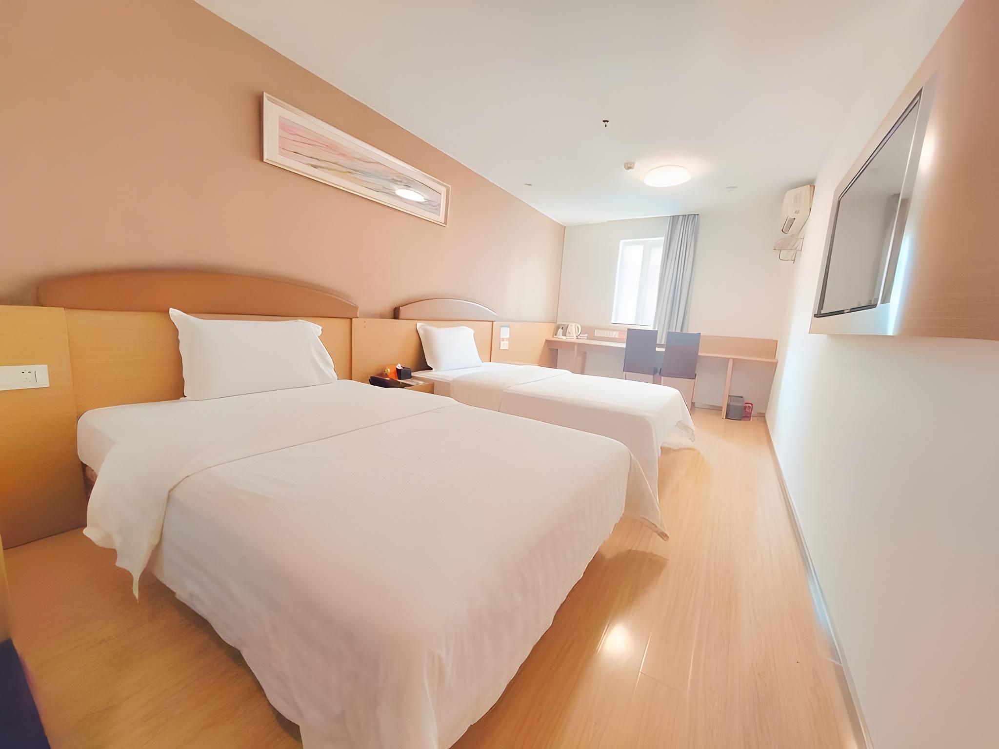 2 Bed Twin Superior Room