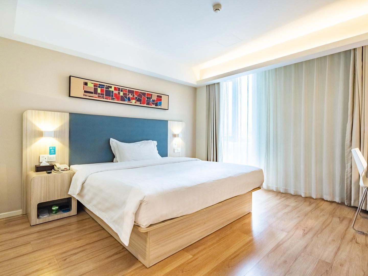 Hotel Queen Room
