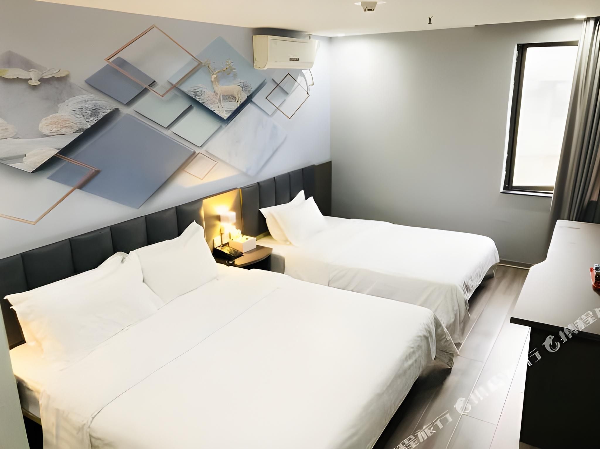 2 Bed Twin Superior Room