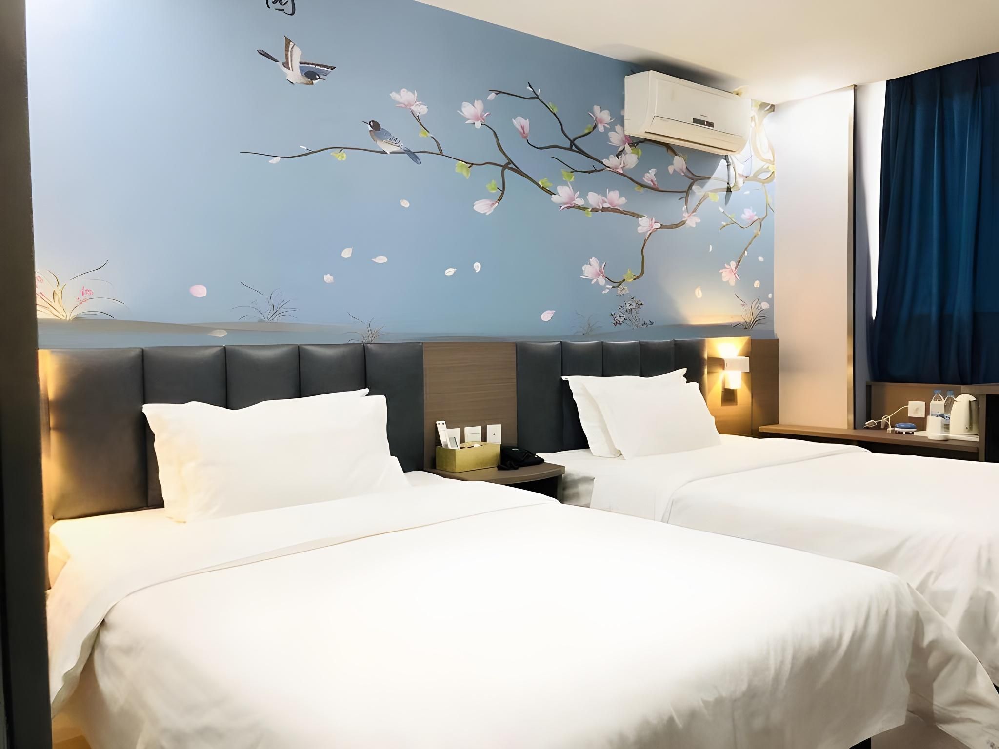 2 Bed Twin Superior Room