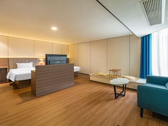 Featured Twin Room