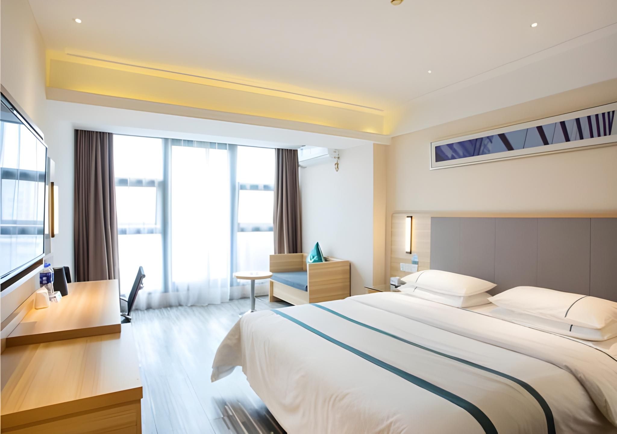 Business Queen Room